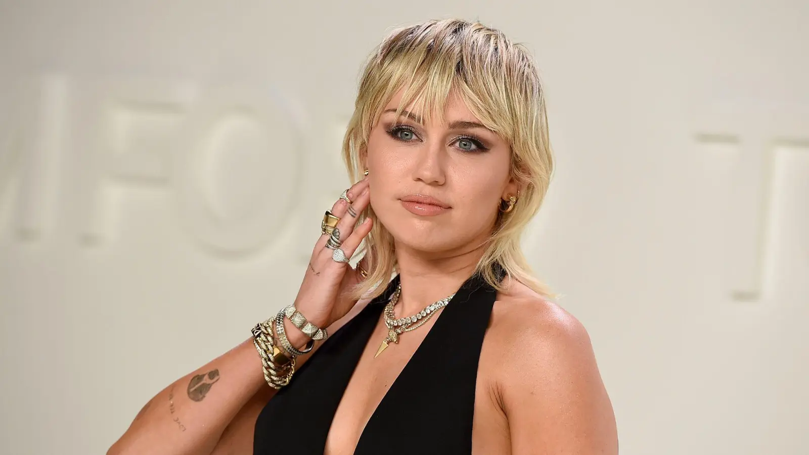 Traumatische Erfahrung: In einer Folge der Hitserie „Black Mirror“ erlebt Miley Cyrus die Schattenseiten des Popstar-Lebens - bei den Dreharbeiten erfährt sie im realen Leben einen Schicksalsschlag. (Bild: Jordan Strauss/Invision/AP/dpa)