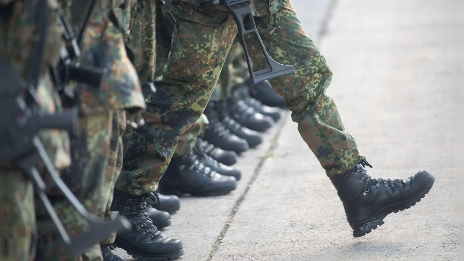 Bundesweit hielt die Bundeswehr ihre Personalstärke knapp. (Archivbild) (Bild: Sebastian Gollnow/dpa)