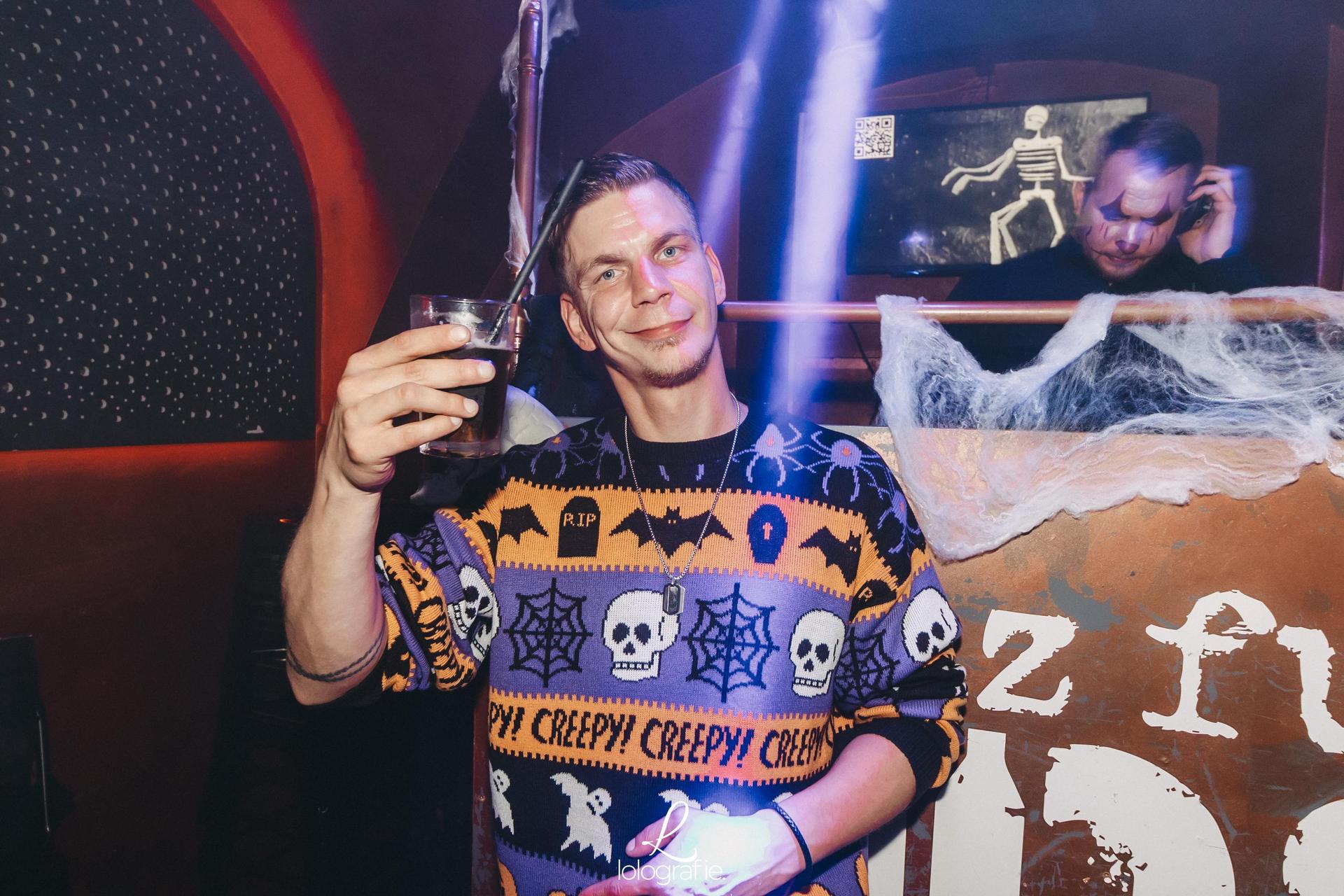 Schaurige Partynacht im UNS. (Bild: Leonie Hartung)
