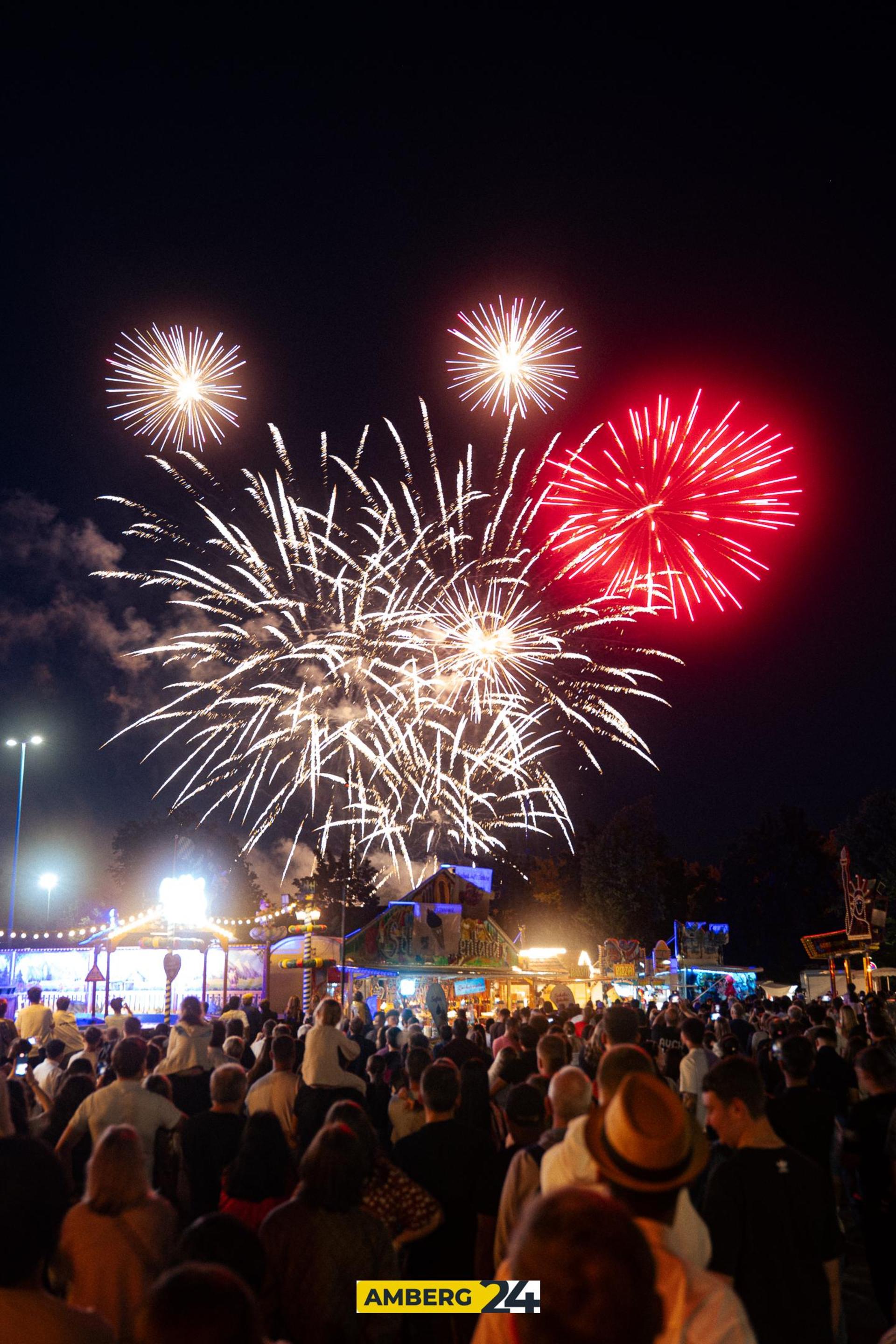 Am zweiten Dult-Freitag haben die „Bärntreiber” mit euch Party gemacht. Fotograf David war für uns unterwegs und hat die Stimmung festgehalten. (Bild: David Mueller)