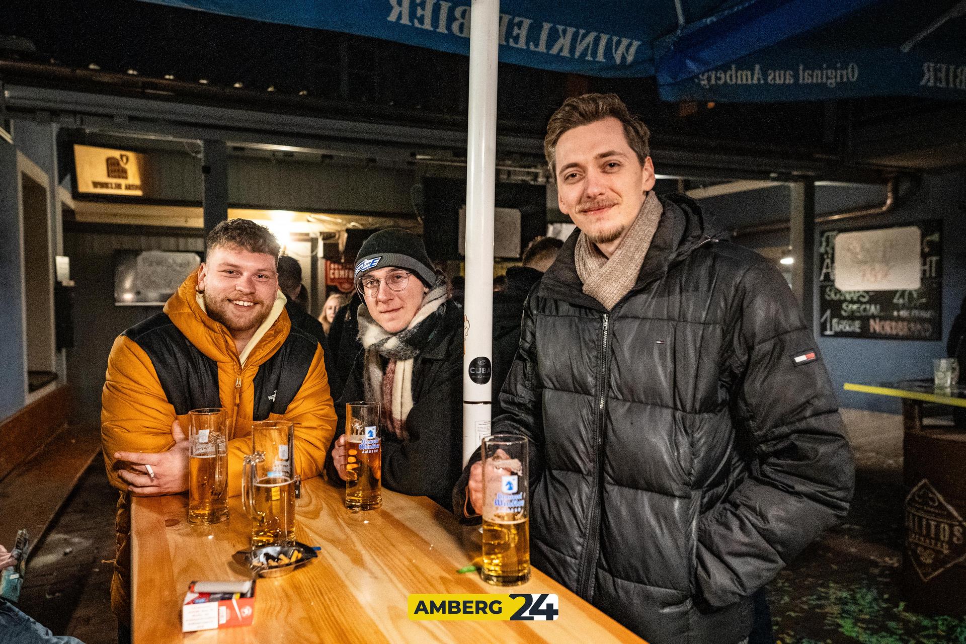 Die Fotos von Feiernden im Blauen Haus findet ihr auf Amberg24. Wir wünschen viel Spaß beim Durchklicken.  (Bild: Justus Gregor)