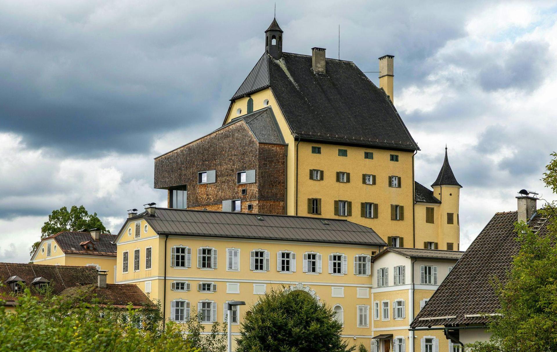 Streit um das Kloster Goldenstein nahe der bayerischen Grenze. (Bild: Chris Hofer/FRANZ NEUMAYR/dpa)
