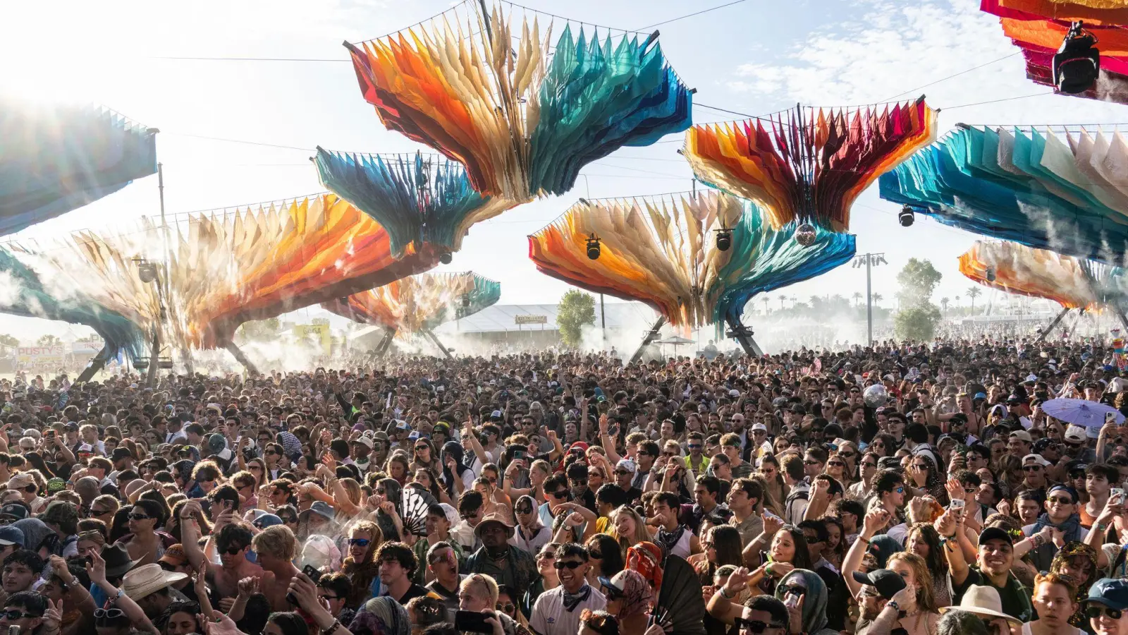 120.000 Menschen werden pro Wochenende beim Coachella erwartet. (Bild: Amy Harris/Invision/AP/dpa)