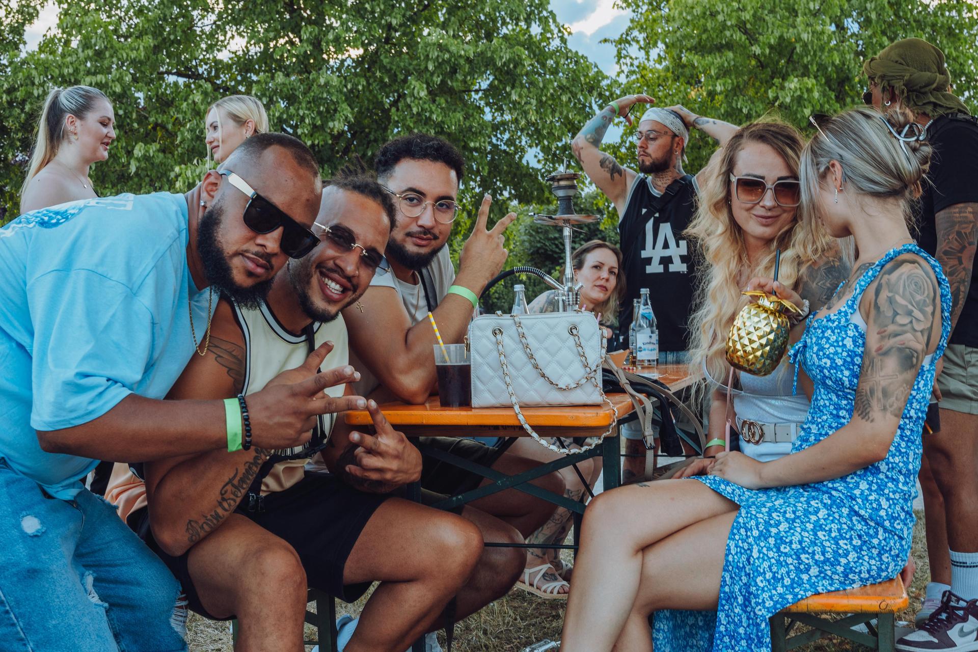 Shisha, Drinks und guter Hip-Hop. So war&#39;s am Hip-Hop BBQ in Amberg.  (Bild: Denise Helmschrott)