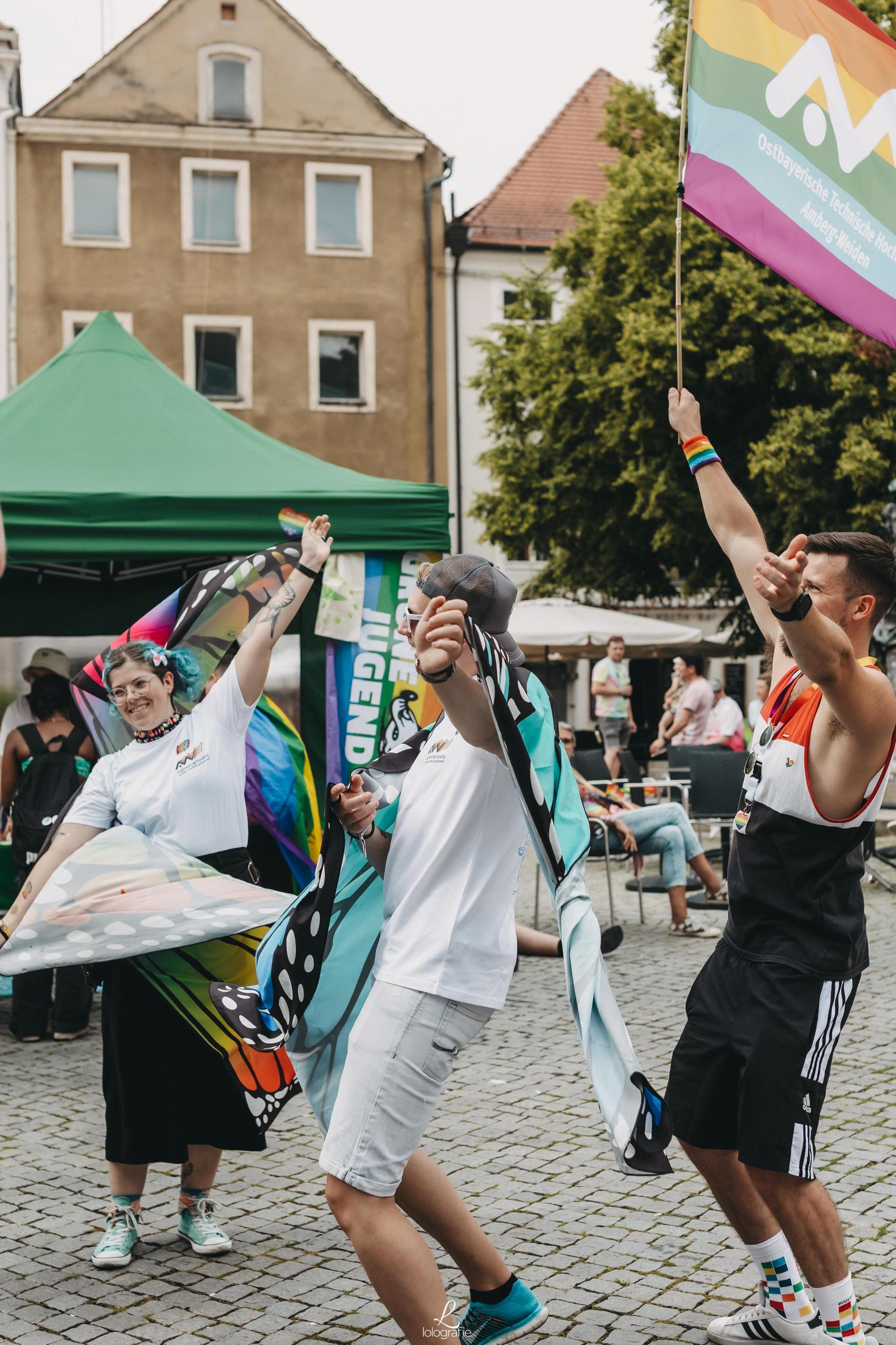 Die Bilder von der CSD-Parade 2023 in Amberg. (Bild: Leonie Hartung)