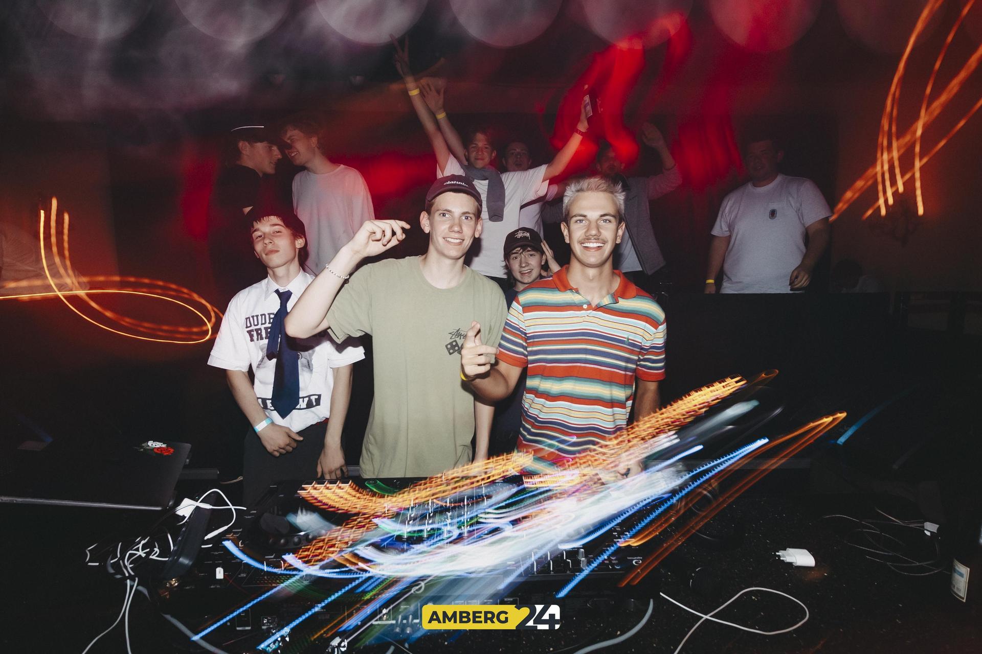 Die Bilder von der School is Over-Party im Casino (Bild: Lolografie)
