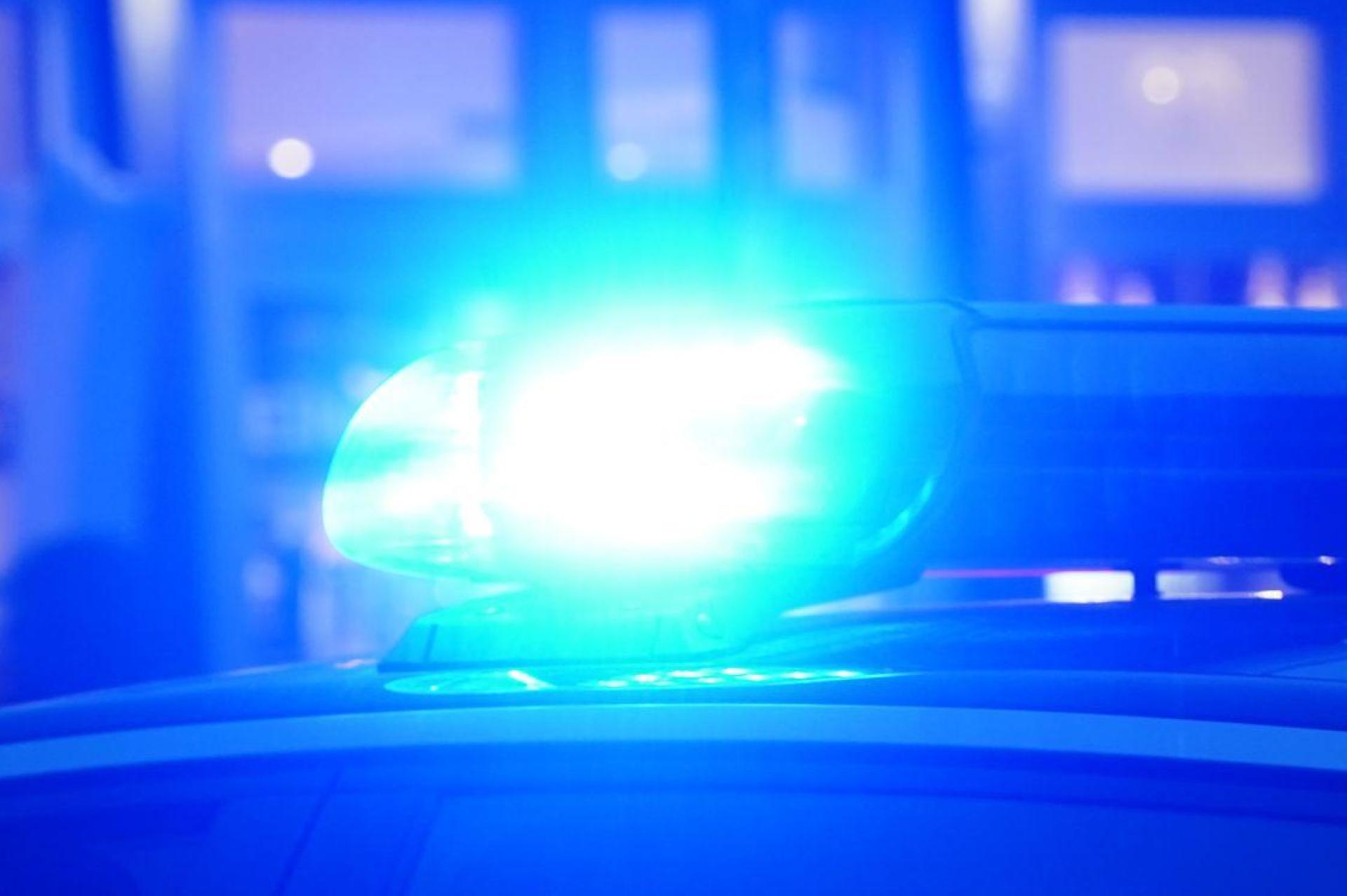 Nach einem Unfall auf der A93 wurde zunächst vor austretendem Gas gewarnt. (Symbolbild: Marcus Brandt/dpa)