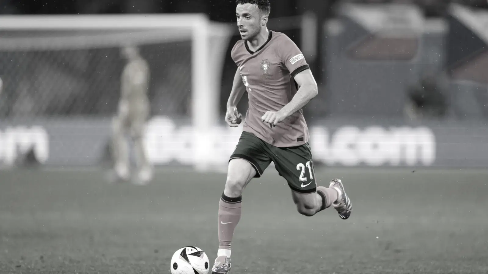 Diogo Jota starb ebenso wie sein Bruder bei einem Verkehrsunfall in Spanien.  (Bild: Robert Michael/dpa)