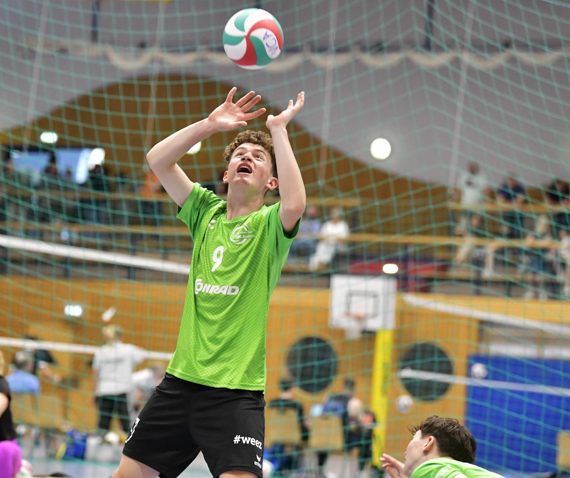 Jonas Drechsel vom VC Amberg in Aktion. (Bild: Hubert Ziegler)