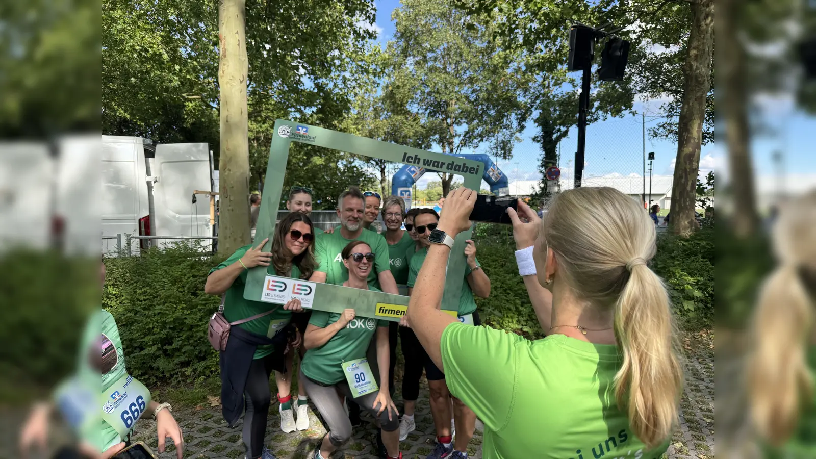 Alle hatten ihren Spaß beim Firmenlauf – so wie hier das Team der AOK. (Bild: upl)