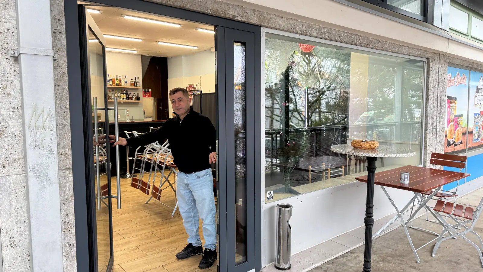 Seit dem 12. September ist das Lokal „ARAM'S Café &amp; Bar” bereits geöffnet.  (Bild: Stefanie Tretter)