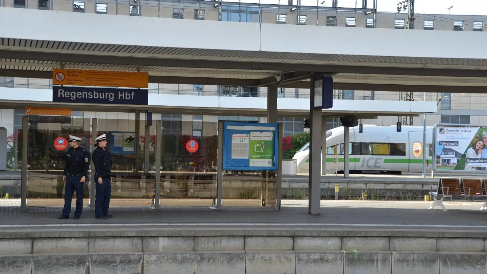 Ein gesuchter Einbrecher hielt sich am Hauptbahnhof Regensburg auf.  (Archivbild: Bundespolizei)