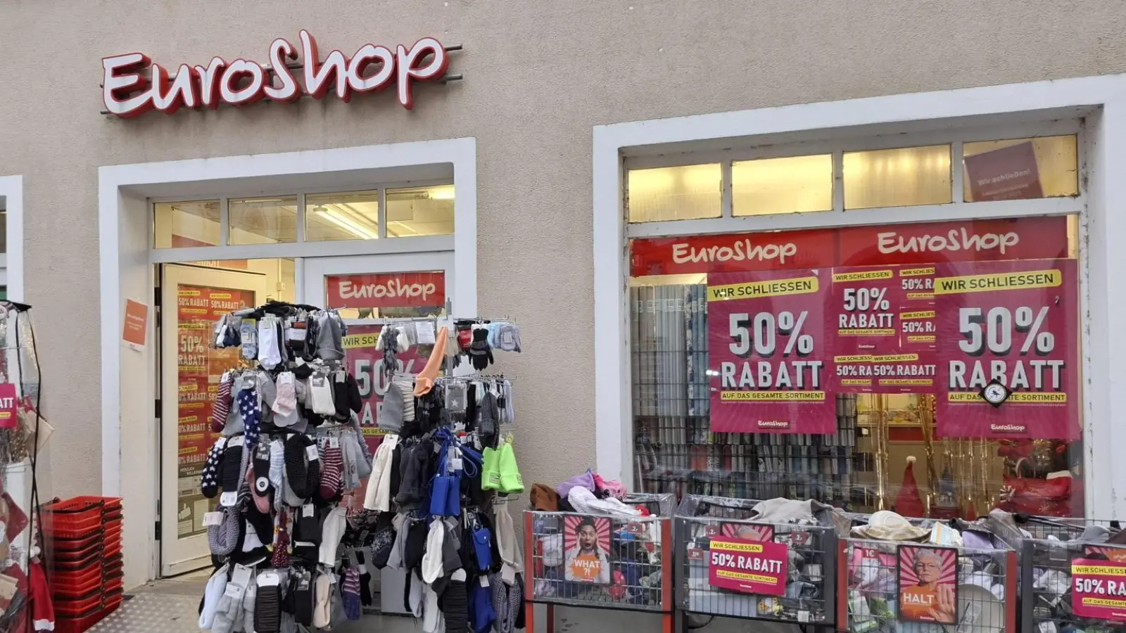 Der Euroshop in der Amberger Fußgängerzone schließt.  (Bild: Eva Kreuzer)