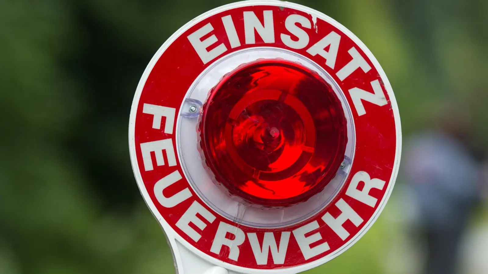 Ein Brand in einem Café in Kastl (Landkreis Amberg-Sulzbach) hat laut Polizei rund 80 000 Euro Schaden verursacht. (Symbolbild: Armin Weigel/dpa)