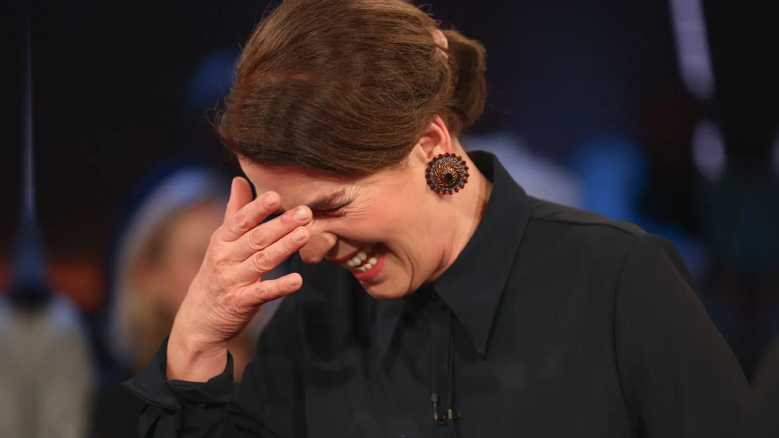 Susanne Daubner nimmt kleine Pannen oft mit Humor. (Archivbild) (Bild: Ulrich Perrey/dpa)