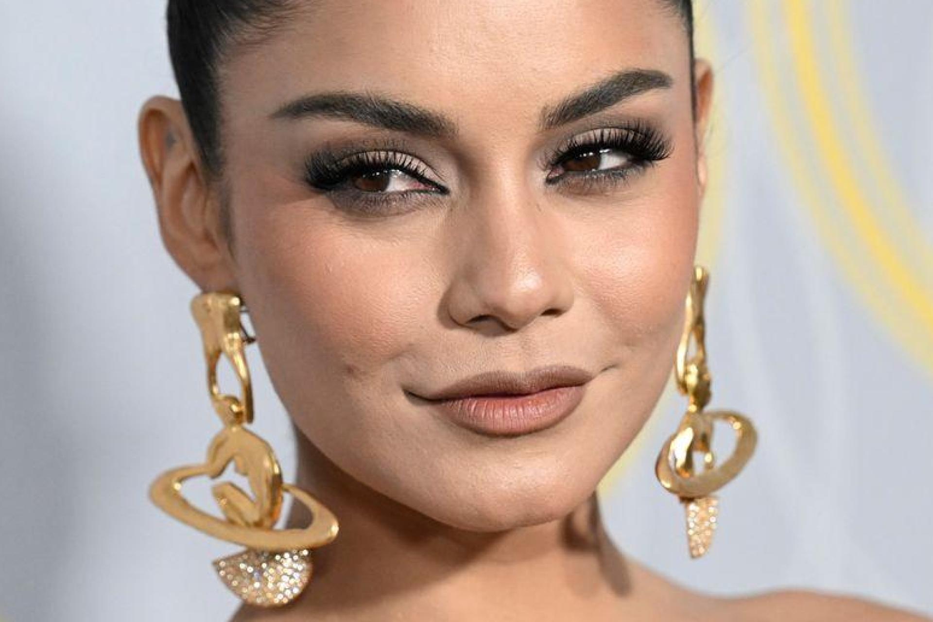 Zahlreiche Fans und Prominente gratulierten schon bald in den Kommentaren auf der Instagram-Seite von Vanessa Hudgens. (Archivbild) (Bild: Evan Agostini/Invision/AP/dpa)