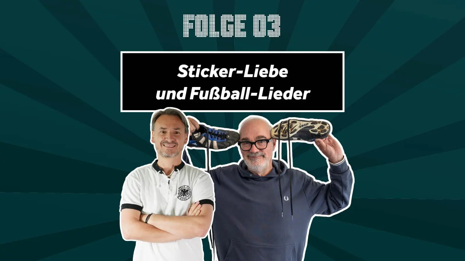 Stefan Puhane (l) und Frank Werner sprechen über Panini-Alben und Fußball-Lieder.  (Bild: tow)