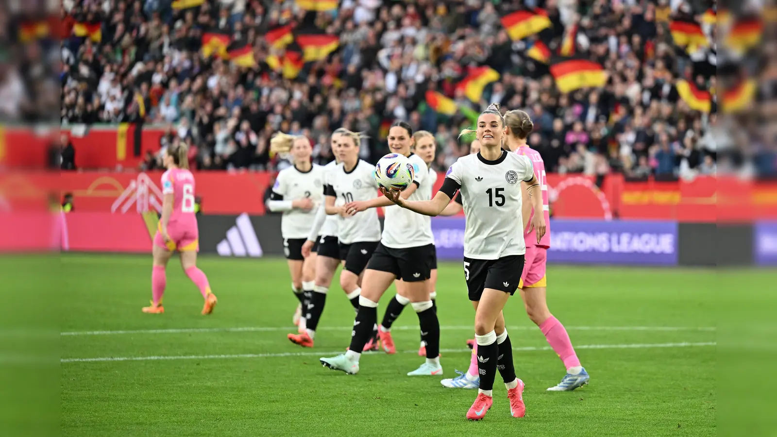 Die Stimmung im DFB-Team ist vor dem EM-Auftakt besonders gut. (Bild: Swen Pförtner/dpa)