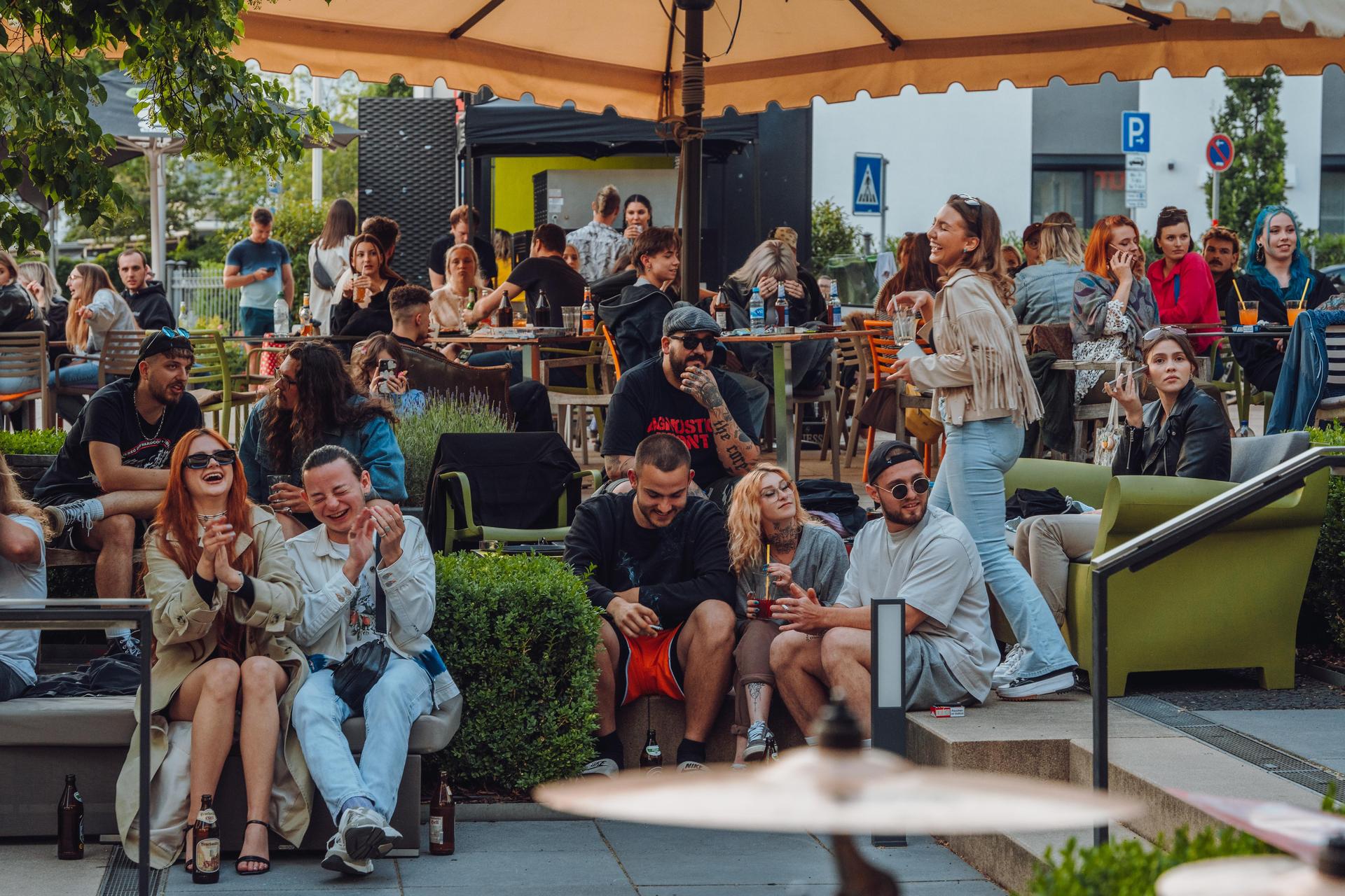 Beim Open Mic im Beanery zeigten Künstler*innen, was sie drauf haben. (Bild: Denise Helmschrott)