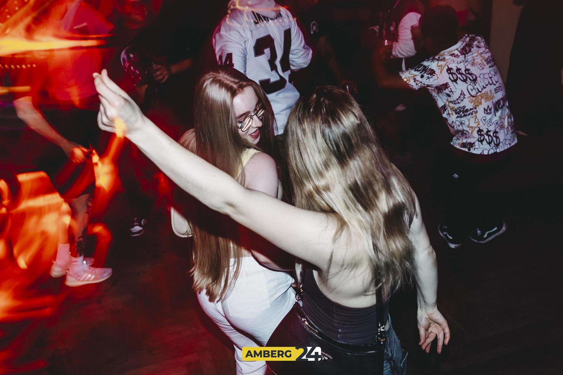 Beim Hood of Hip-Hop im Casino waren viele Feierwillige am Start.  (Bild: Lolografie )