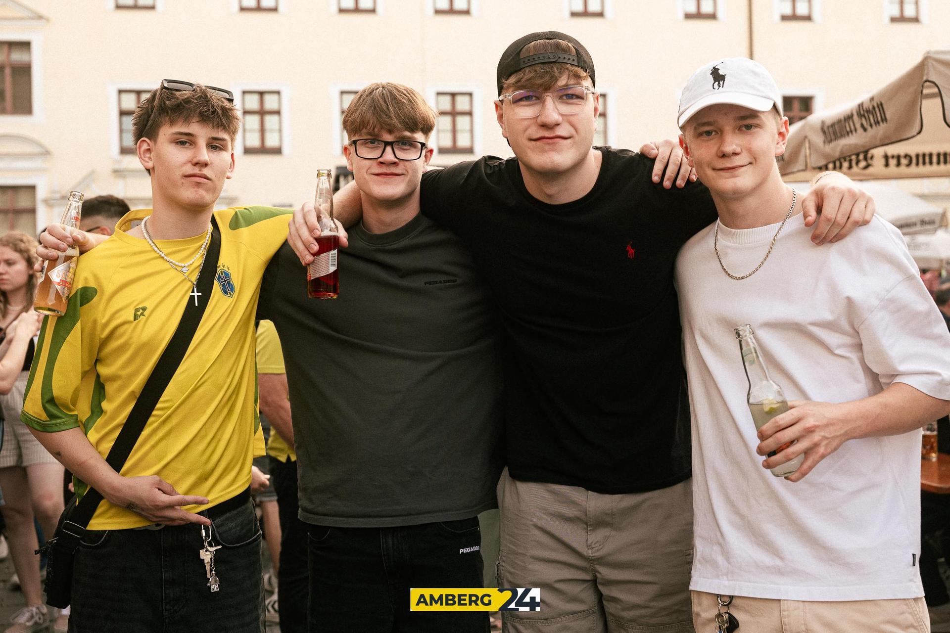 Partystimmung pur gab's auch auf dem Malteserplatz! (Bild: David Mueller)