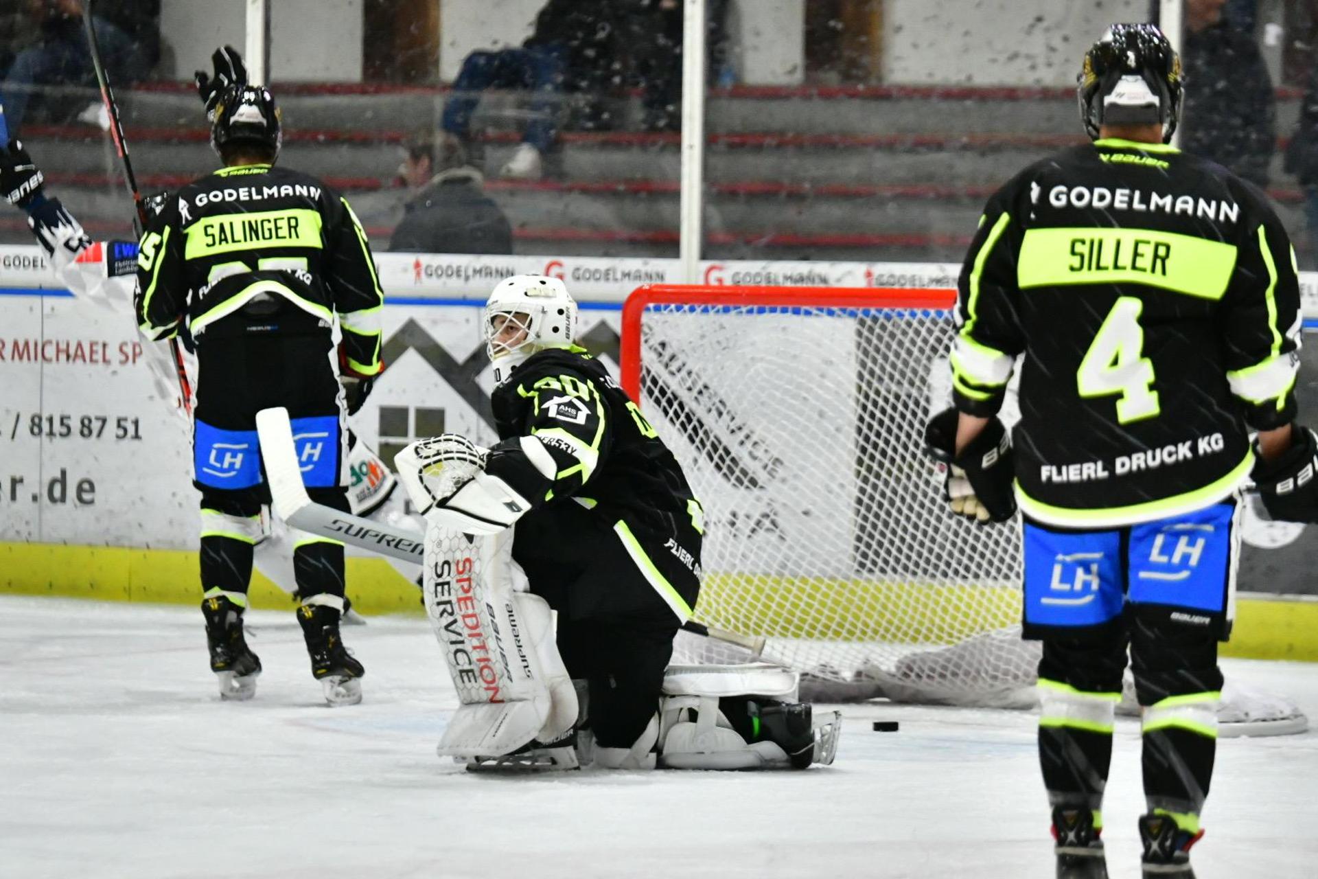 Der ERSC Amberg muss sich dem HC Landsberg mit 2:3 geschlagen geben. (Bild: A.& J. Pastuska)