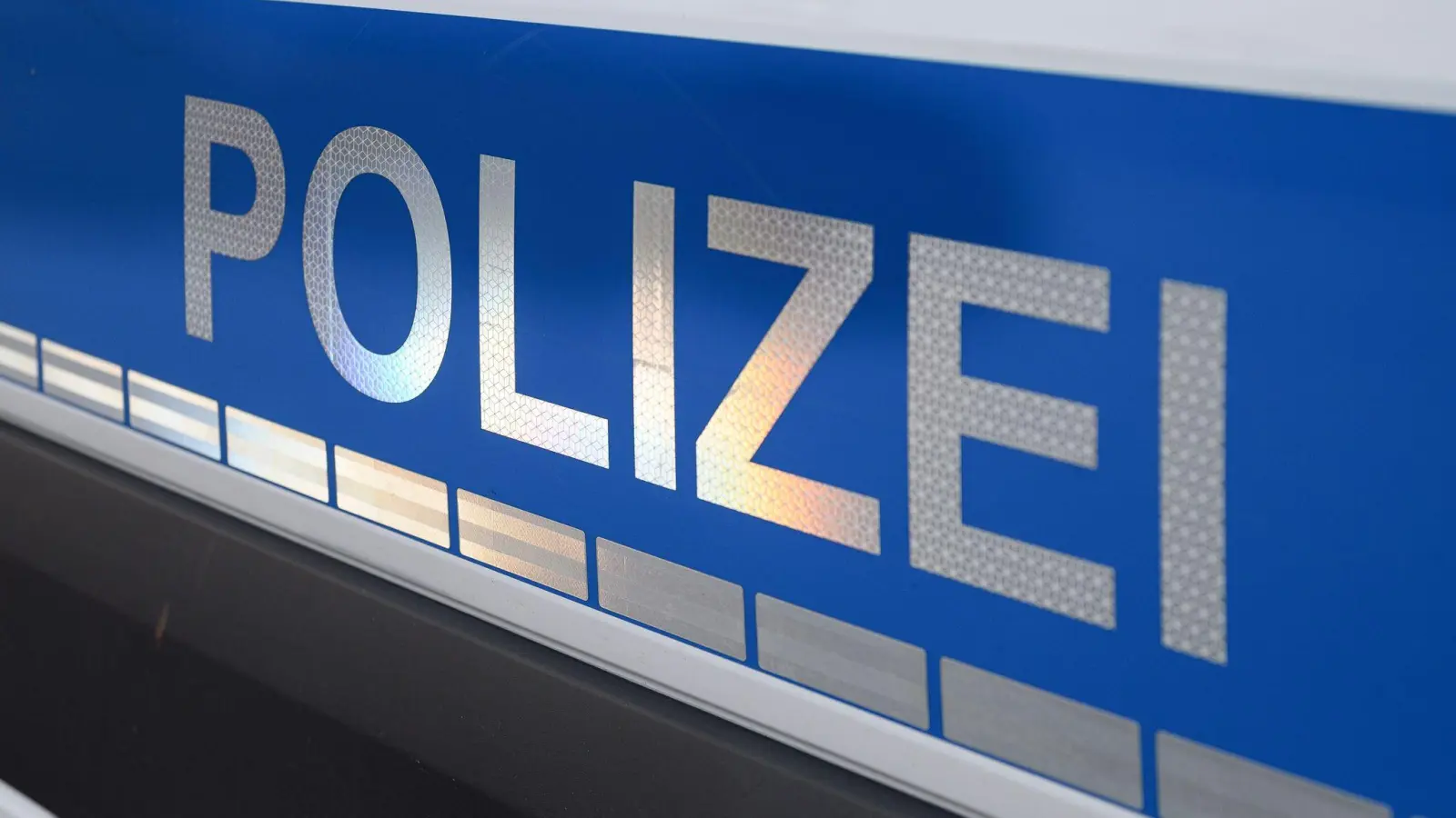 Die Polizei Würzburg hat eine Ermittlungskommission eingerichtet. (Symbolbild: Daniel Vogl/dpa)