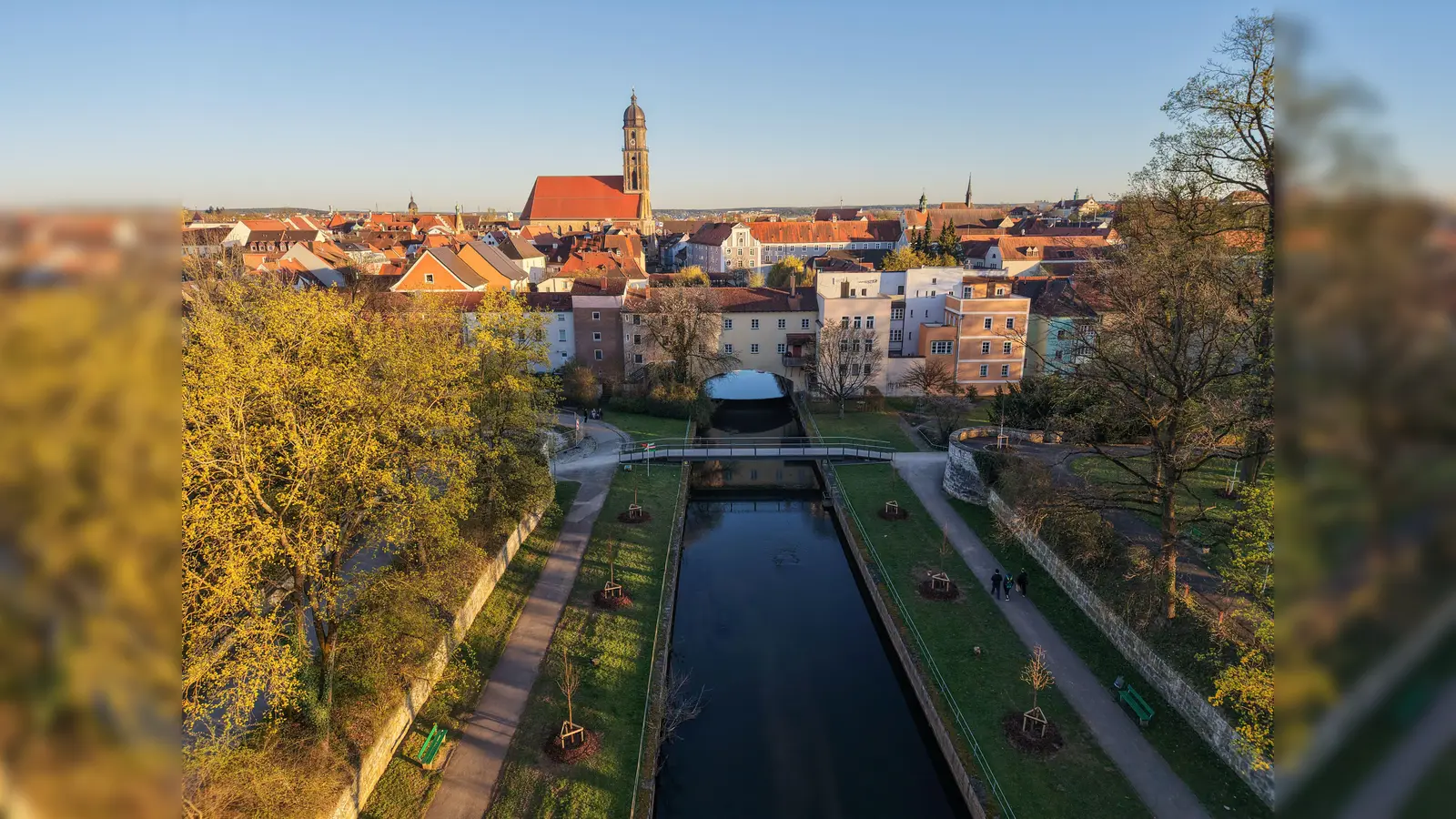 Um mal zeigen zu können, was der Veranstaltungsort eigentlich für ein Ambiente zu bieten hat, ist Thiemo Donhauser mit der Drohne drübergeflogen. (Bild: Thiemo Donhauser)