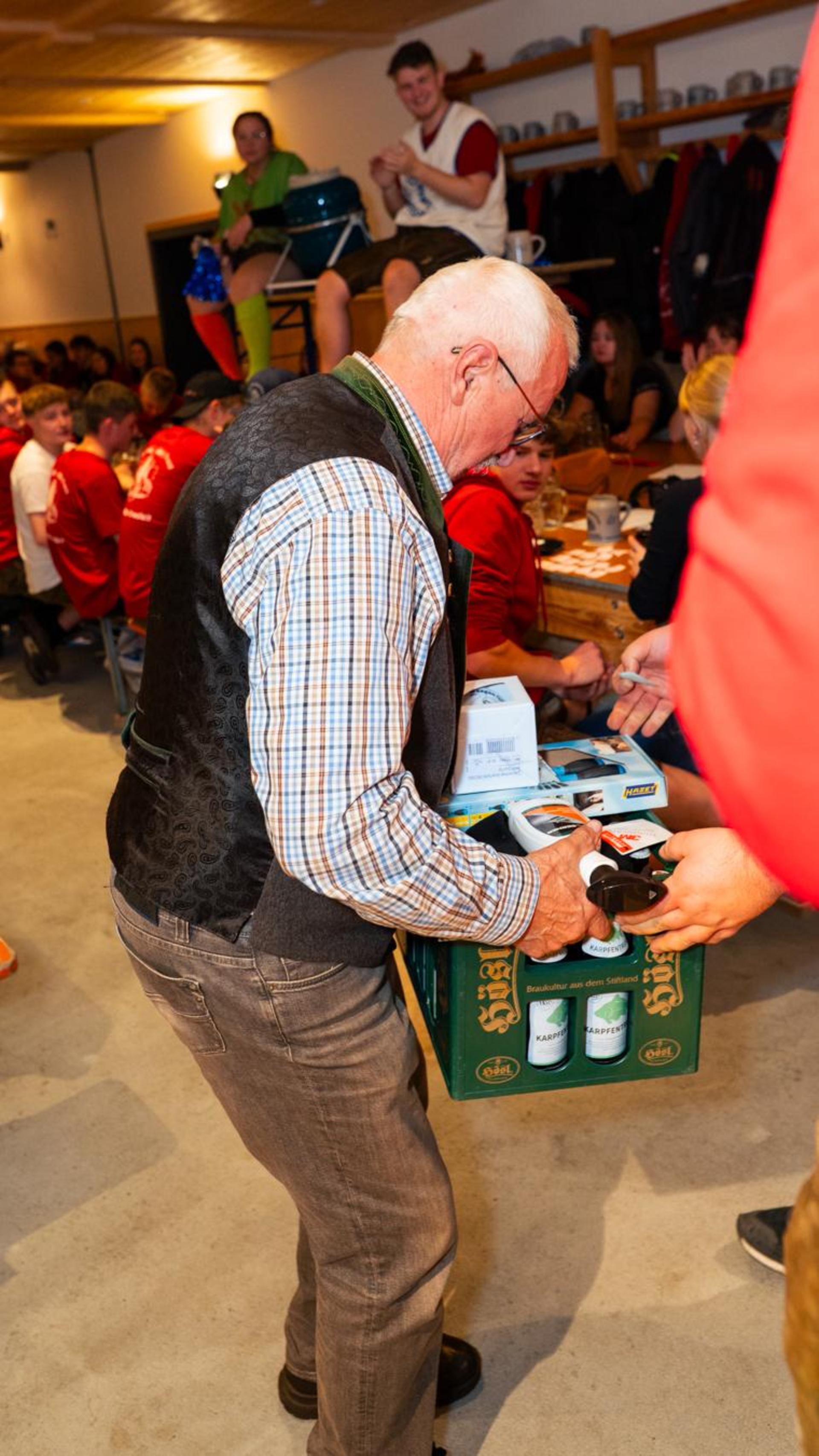 Endspurt bei der Thansüßer Kirwa am Montag.  (Bild: Hannes Stock)