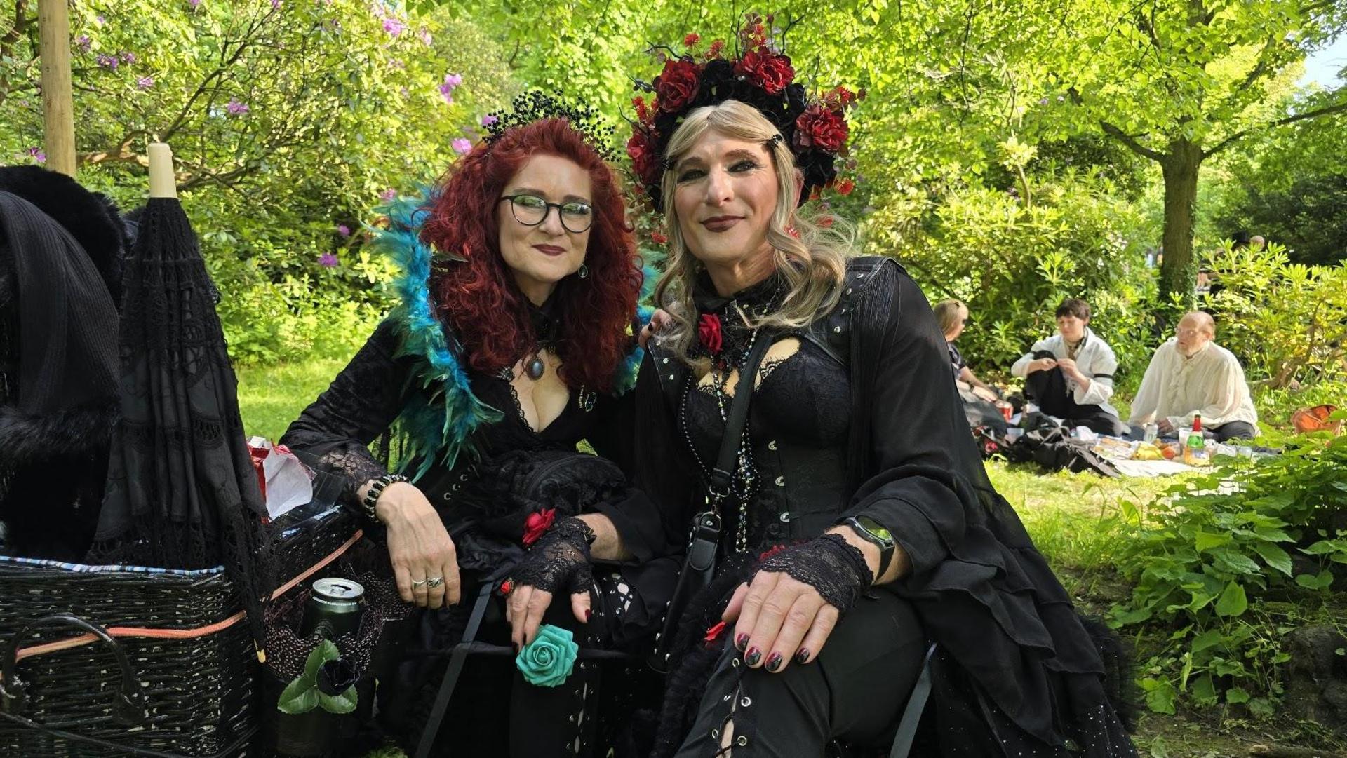 Das viktorianische Picknick beim Wave-Gotik-Treffen in Leipzig begeisterte die Besucher. (Bild: Richard Kirschner)