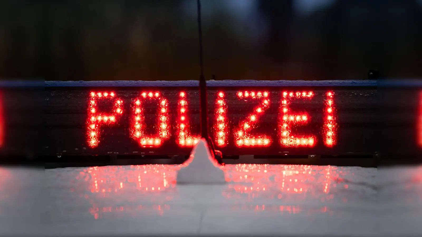 Die Polizei hat einen 15-jährigen Rollerfahrer in Hirschau aus dem Verkehr gezogen.  (Bild: Soeren Stache/dpa)