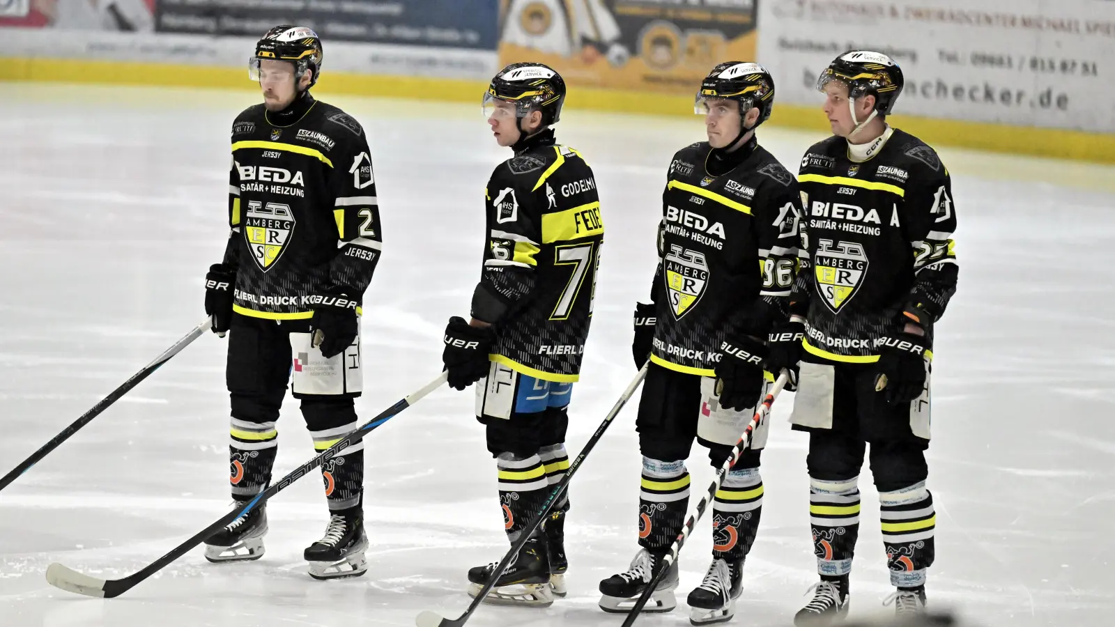 Die Spieler des ERSC Amberg müssen in die Abstiegsrunde der Eishockey-Bayernliga. (Bild: Hubert Ziegler)