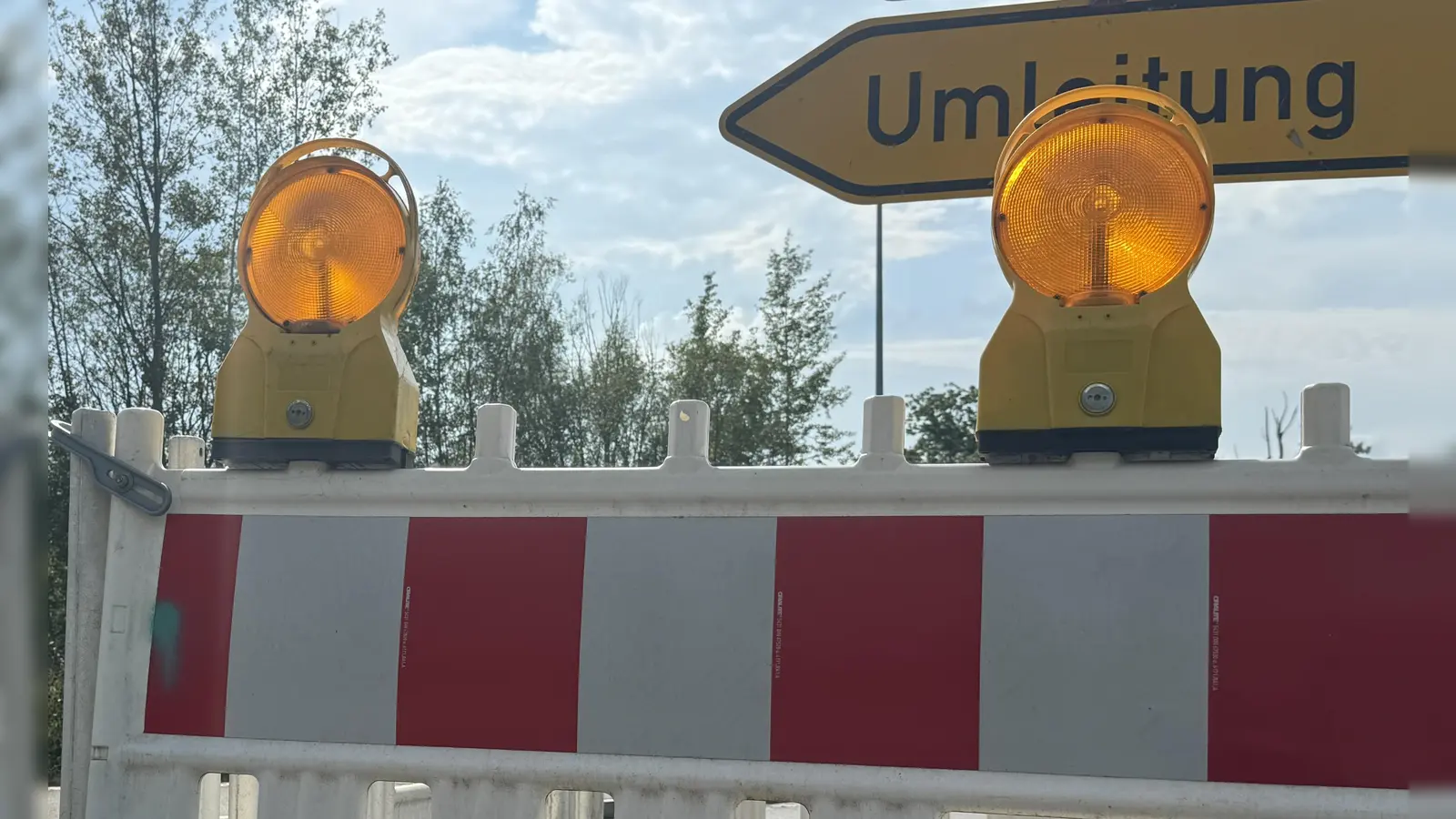 Am 26. April kommt es in der Innenstadt von Auerbach im Landkreis Amberg-Sulzbach zu Verkehrssperrungen wegen des Jahrmarktes. (Symbolbild: Heike Unger)