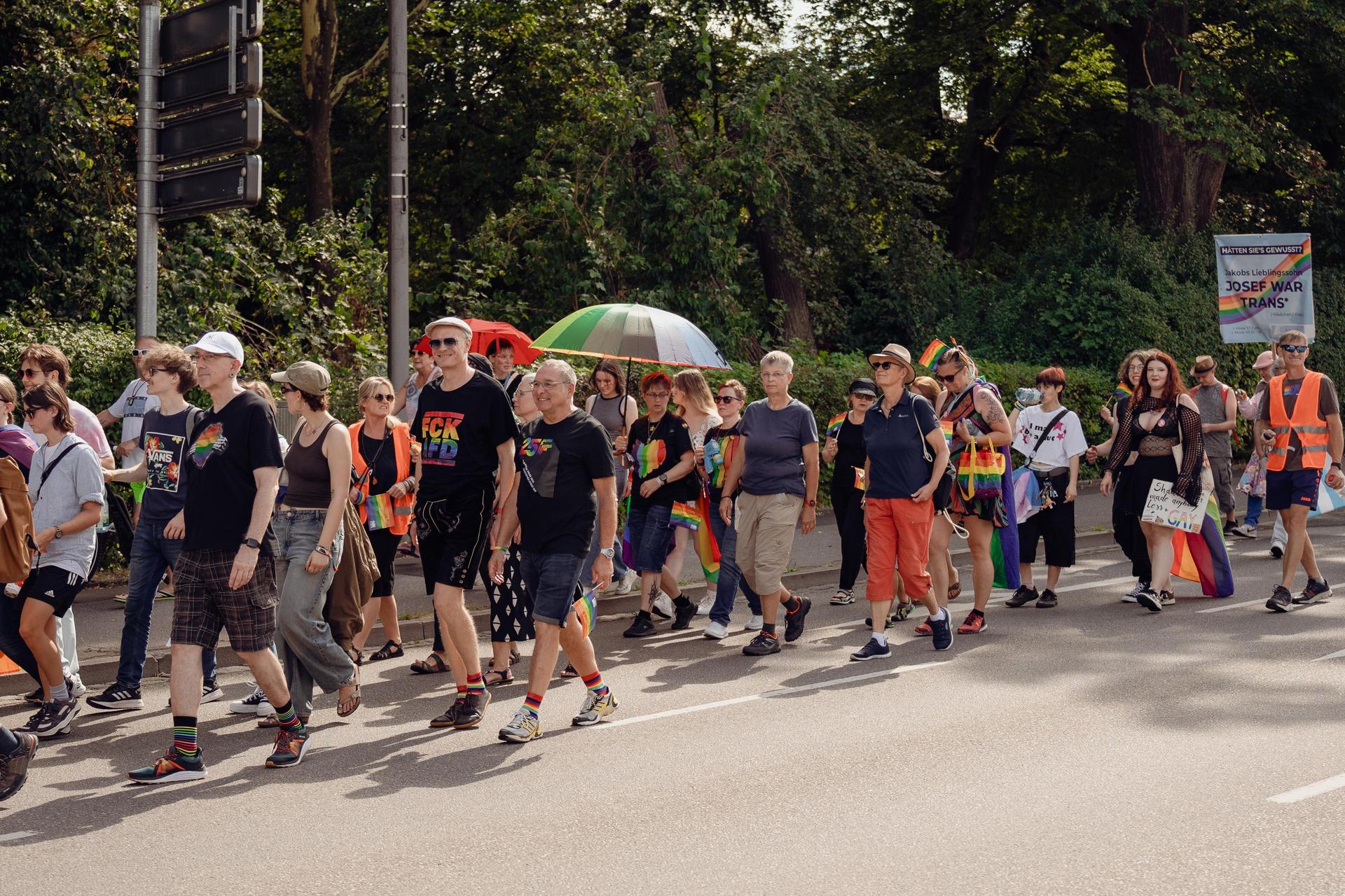 Das war beim Amberger CSD-Demozug am Samstag los. (Bild: Ria Schmidt)