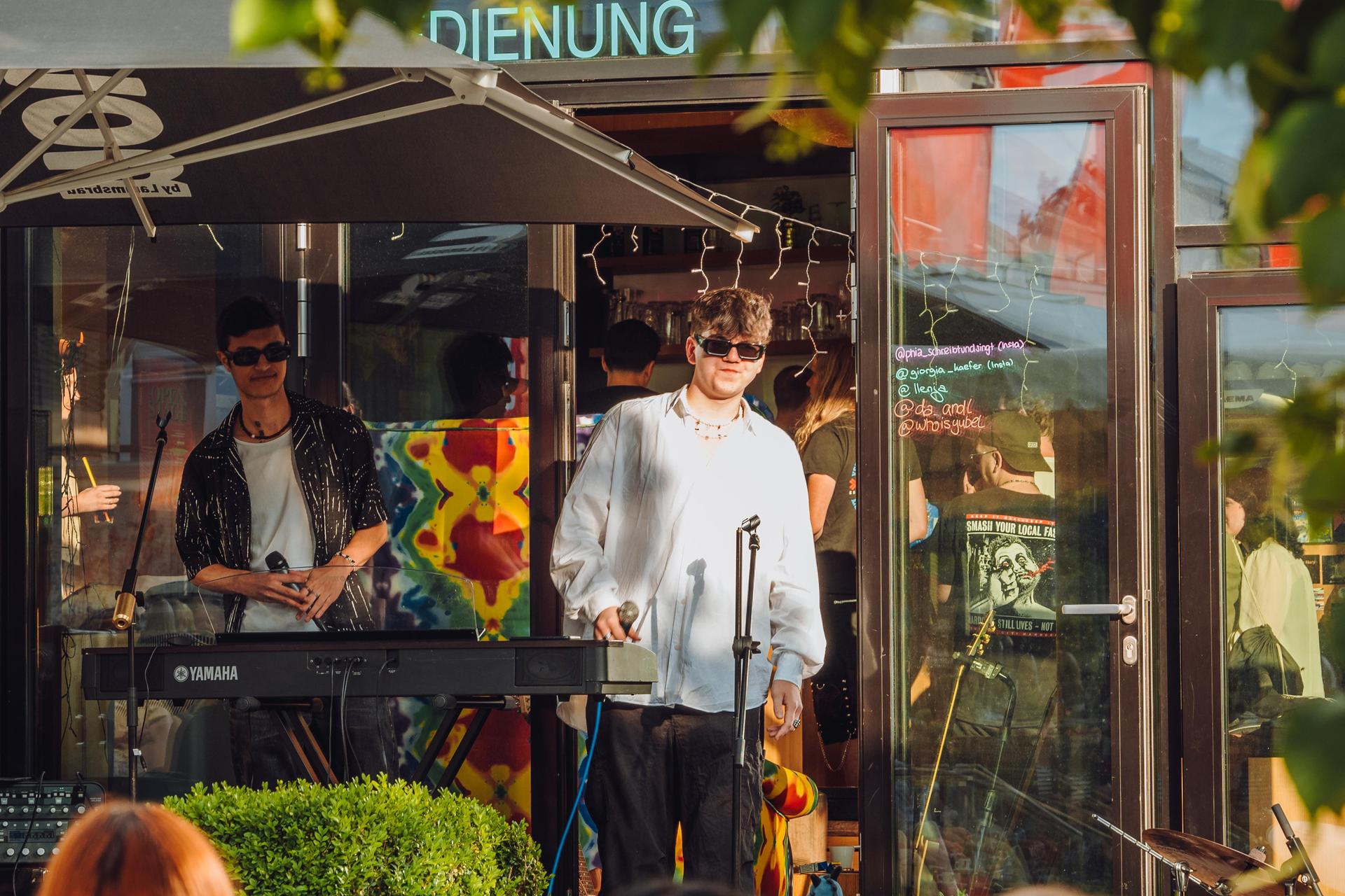 Beim Open Mic im Beanery zeigten Künstler*innen, was sie drauf haben. (Bild: Denise Helmschrott)