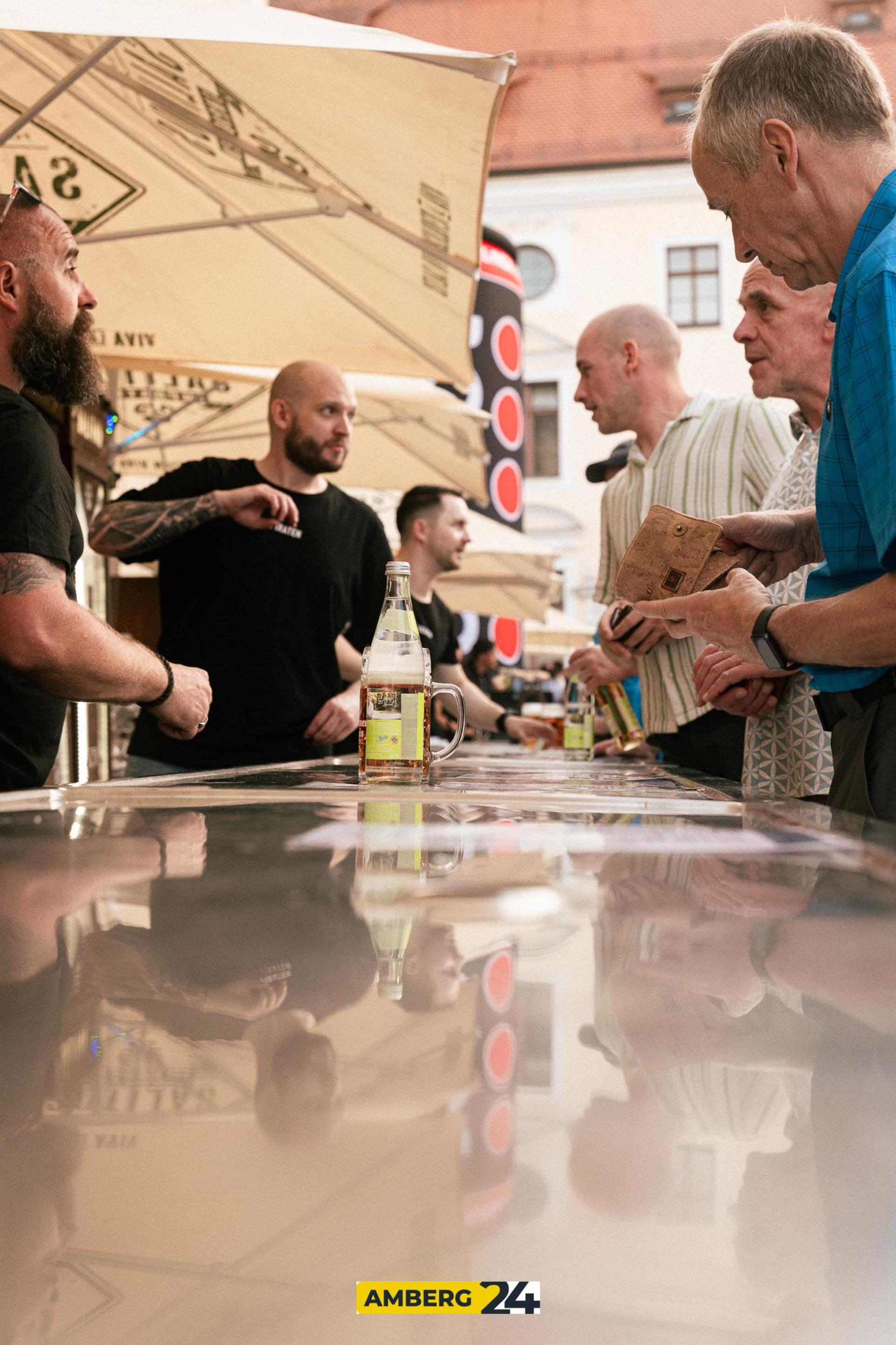 Partystimmung pur gab's auch auf dem Malteserplatz! (Bild: David Mueller)