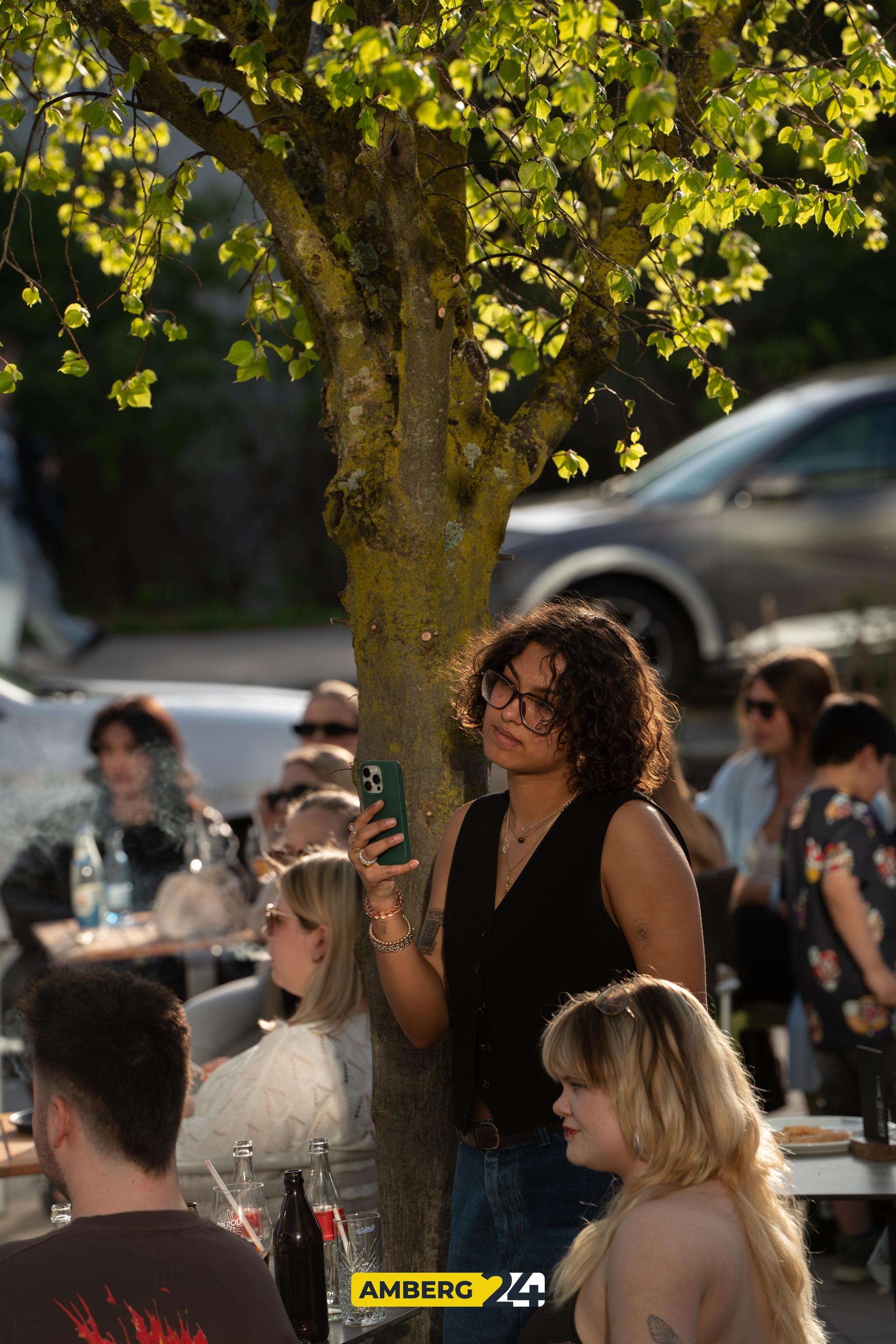 Der Frühling ist zurück und die Open Stage im Amberger Beanery wird ins Freie verlegt.  (Bild: Daniel Geiger)
