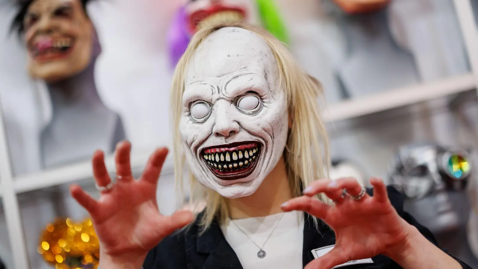 In der Halloween-Nacht musste die Polizei zu mehreren Einsätzen ausrücken. (Archivbild)  (Bild: Daniel Karmann/dpa)