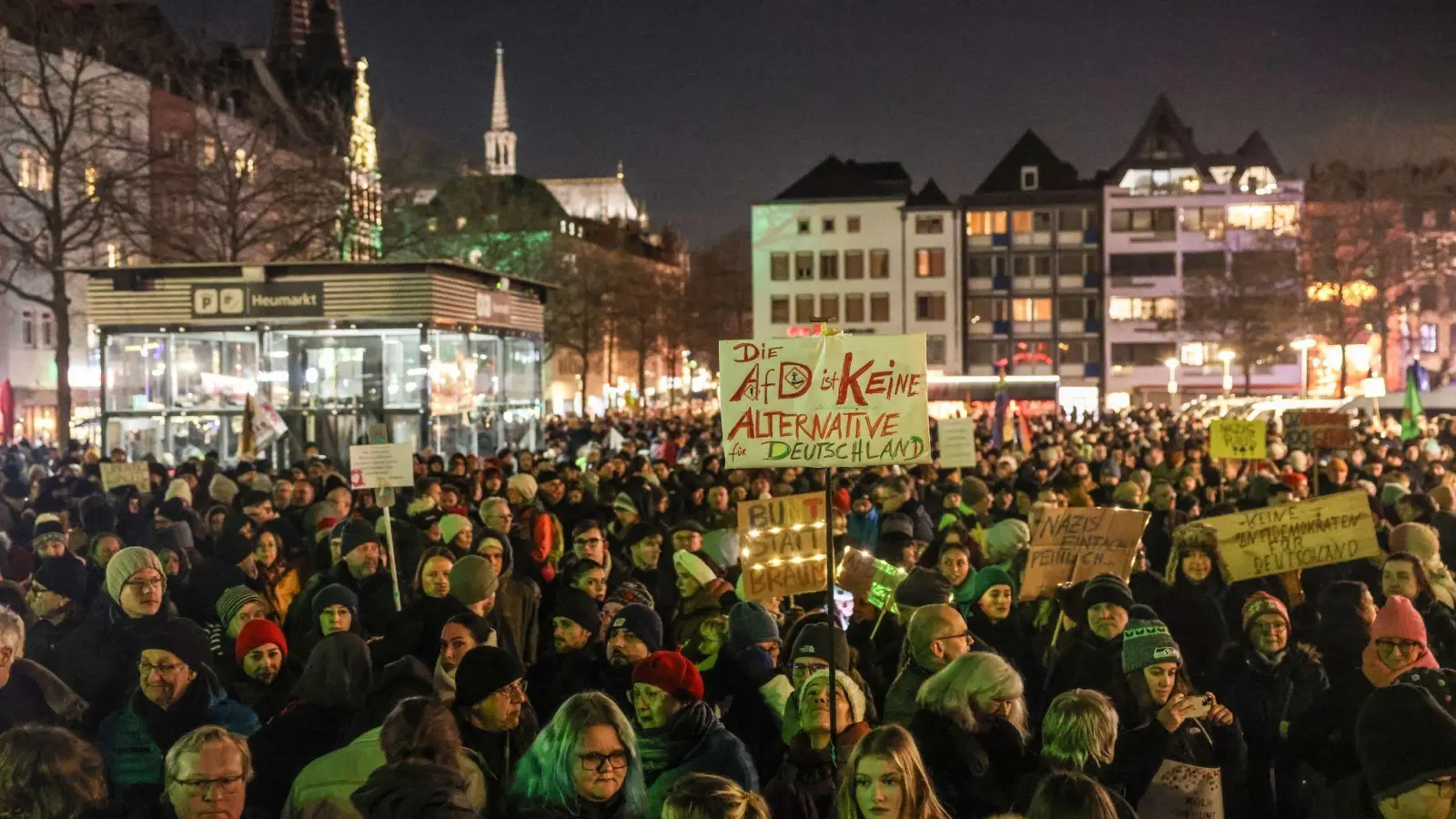 In den nächsten Tagen finden deutschlandweit Demos gegen rechts statt. (Bild: Oliver Berg/dpa)