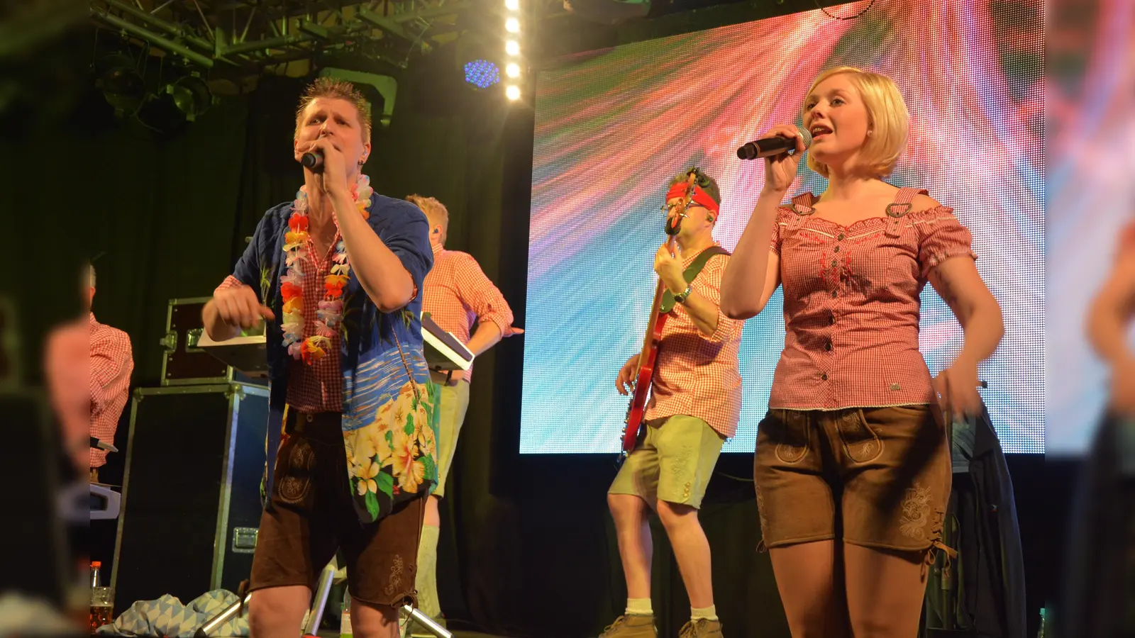 Mit der Band „MAXXX“ wird der Amberger Marktplatz am Samstag zu einer großen Party. (Archivbild: jr)