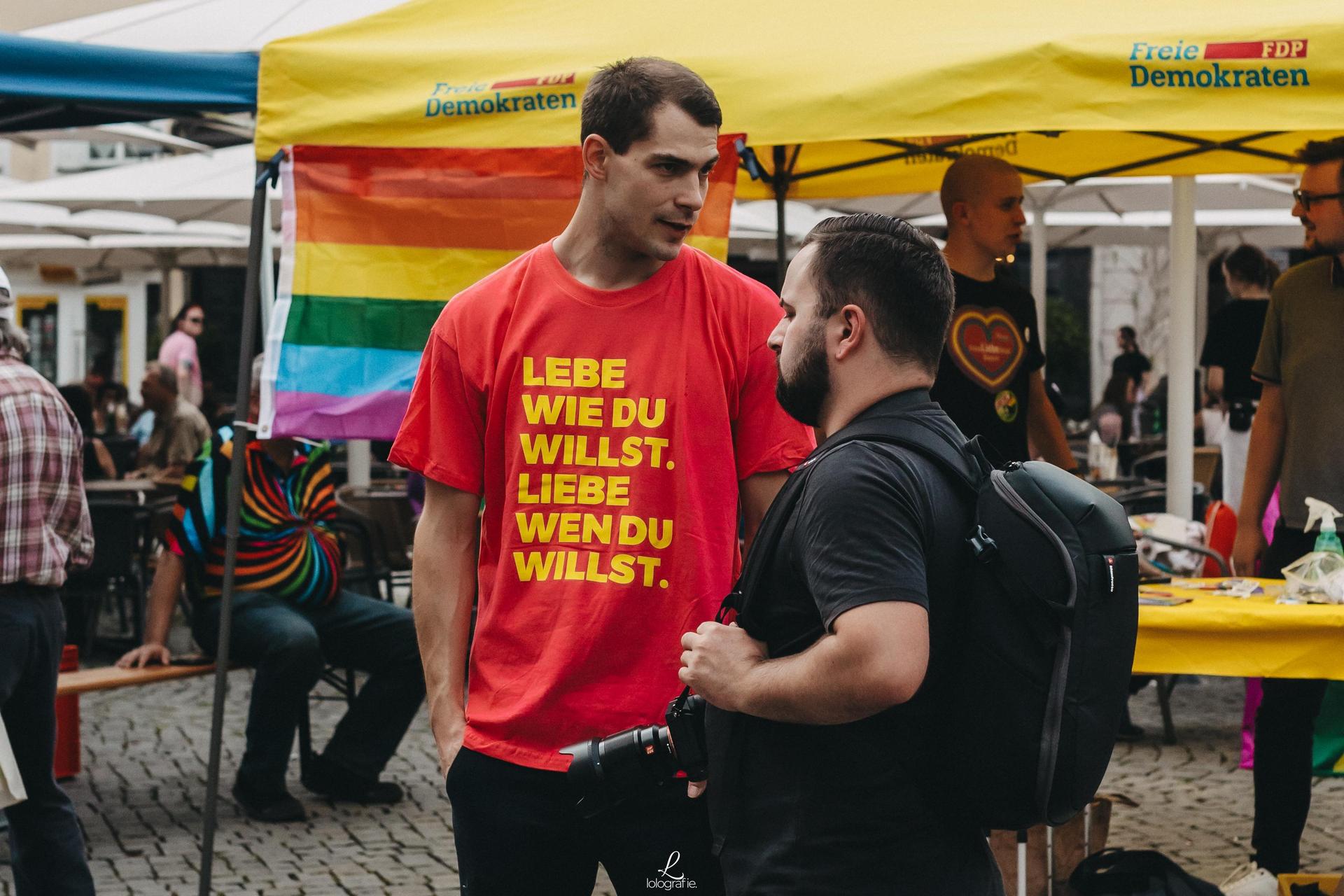 Die Bilder von der CSD-Parade 2023 in Amberg. (Bild: Leonie Hartung)