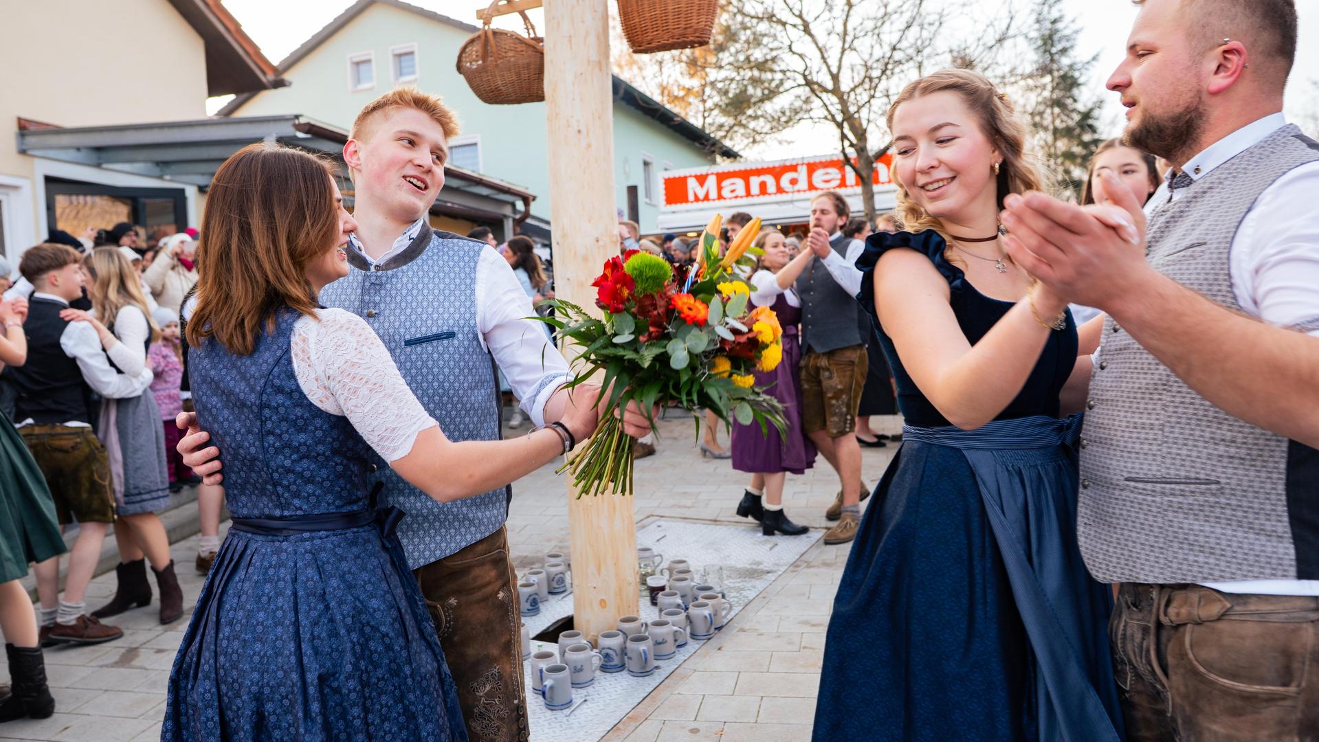 Thansüßer Kirwa am Sonntag.  (Bild: Hannes Stock)