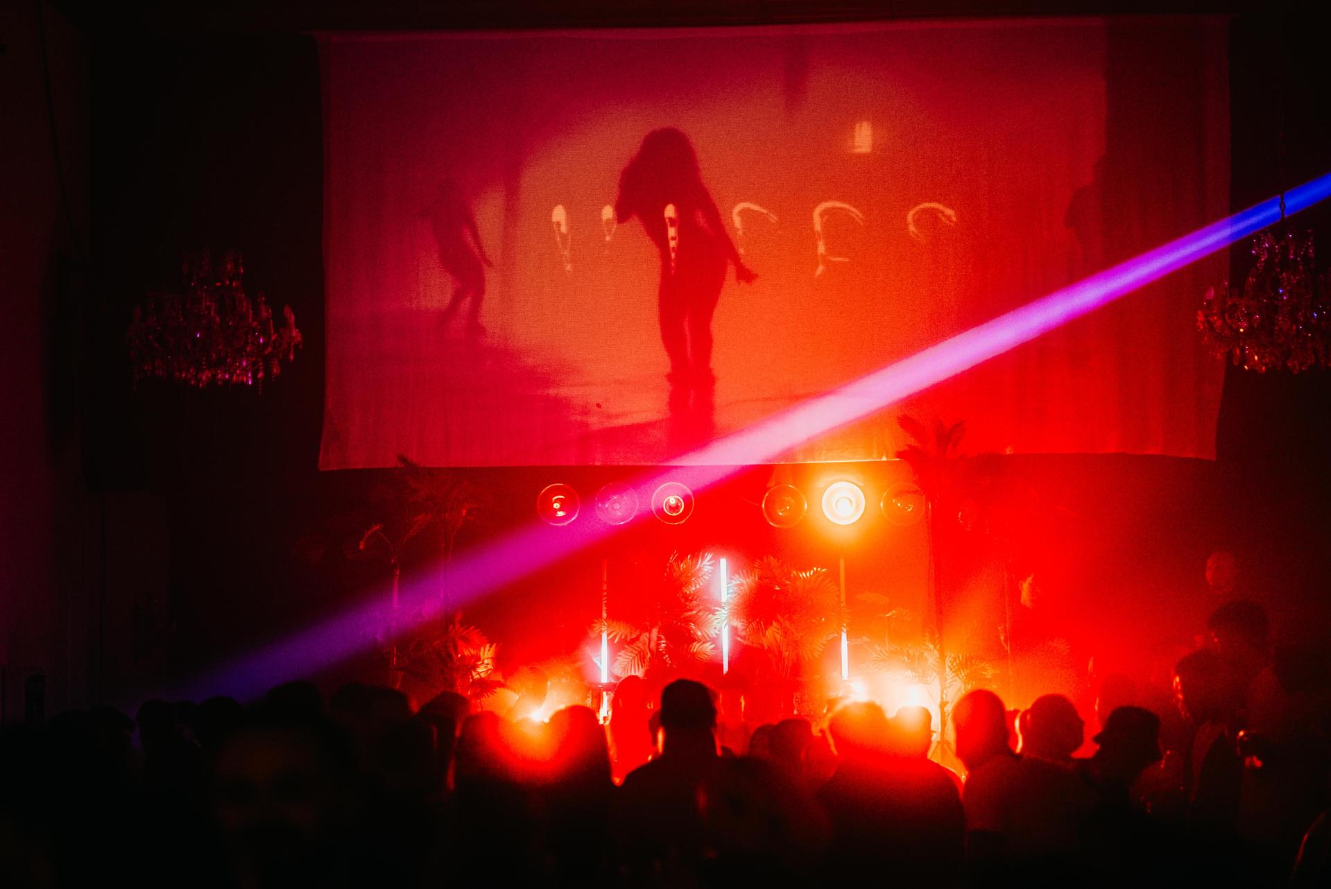 Im Casino Saal sorgte DJane Lil Ma für gute Stimmung. (Bild: Mario Donhauser)