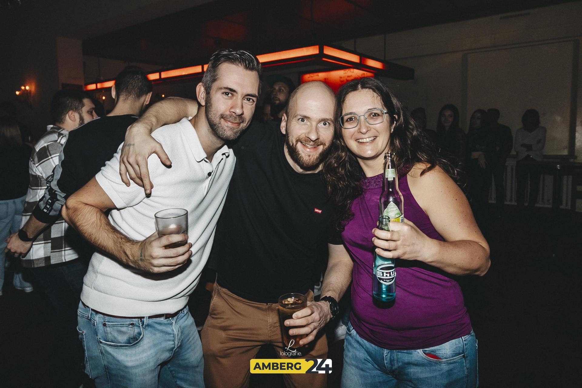 Back 2 the 90ies im Casino: Die sweetesten Party-Fotos von Lolografie. (Bild: Lolografie)