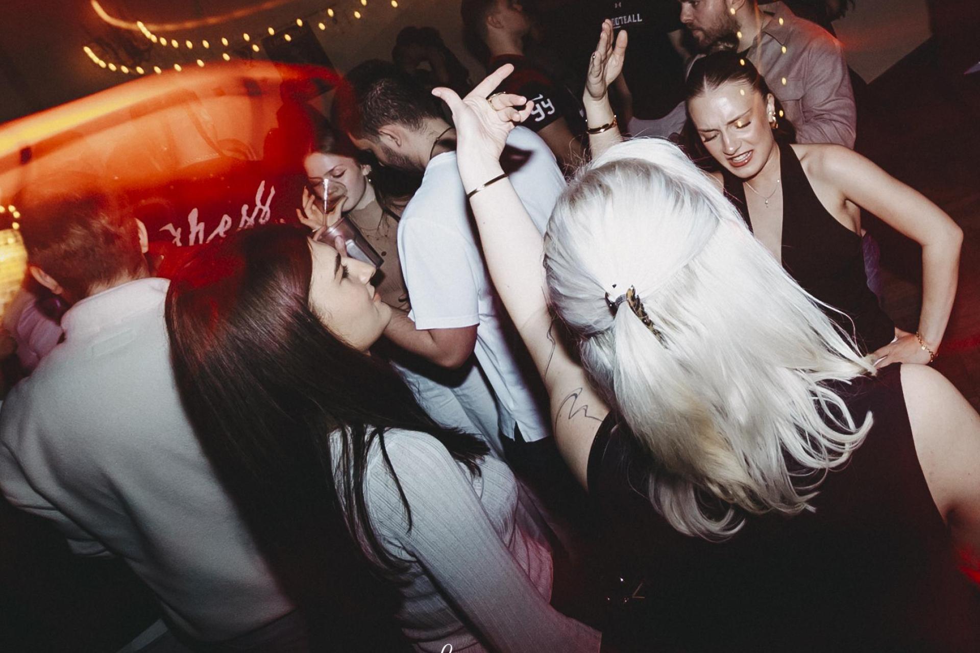 Das Casino am Samstag.  (Bild: Lolografie)