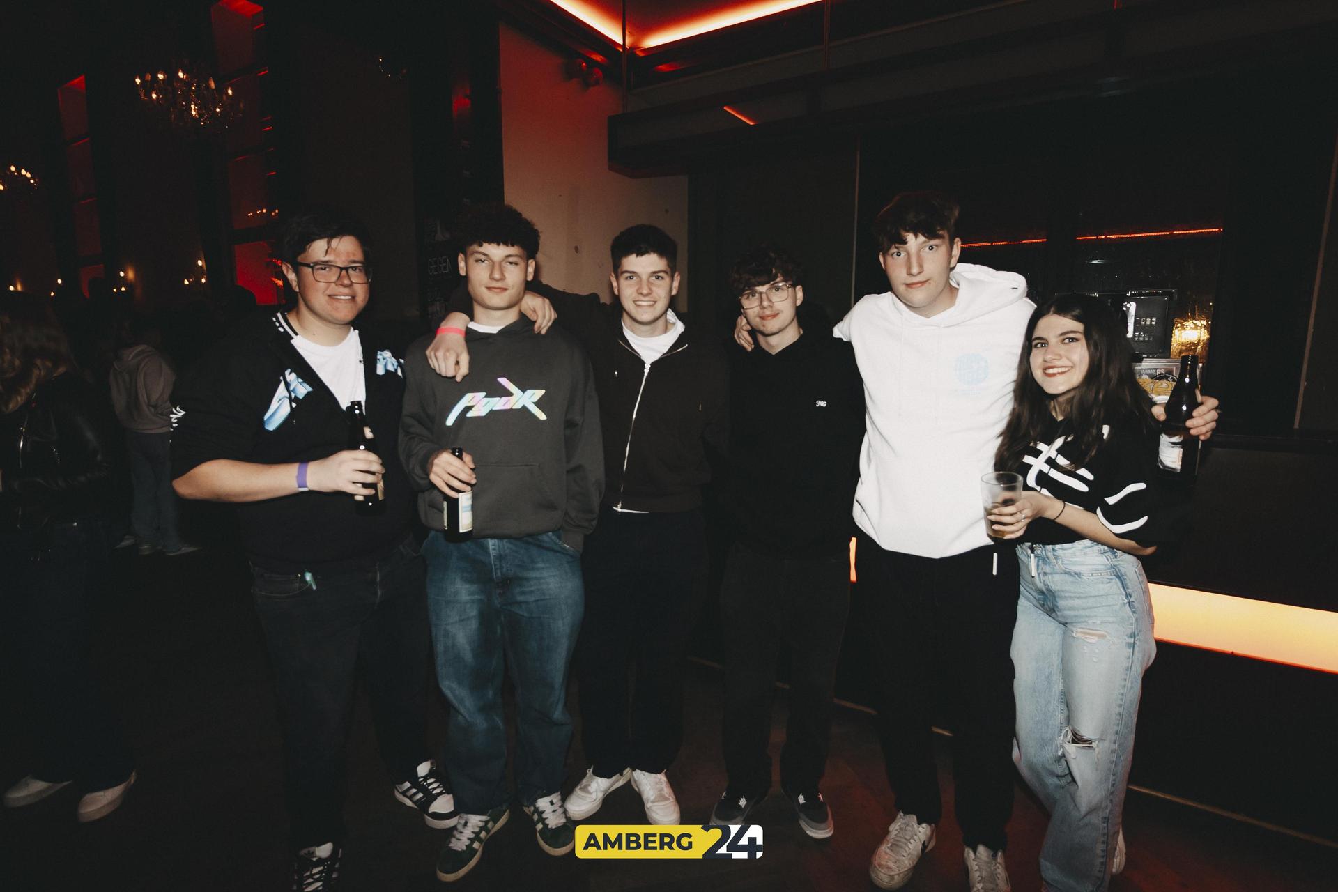 Die FOS/BOS hat zur Q-Party ins Casino eingeladen. Das sind die Bilder.  (Bild: Lolografie)