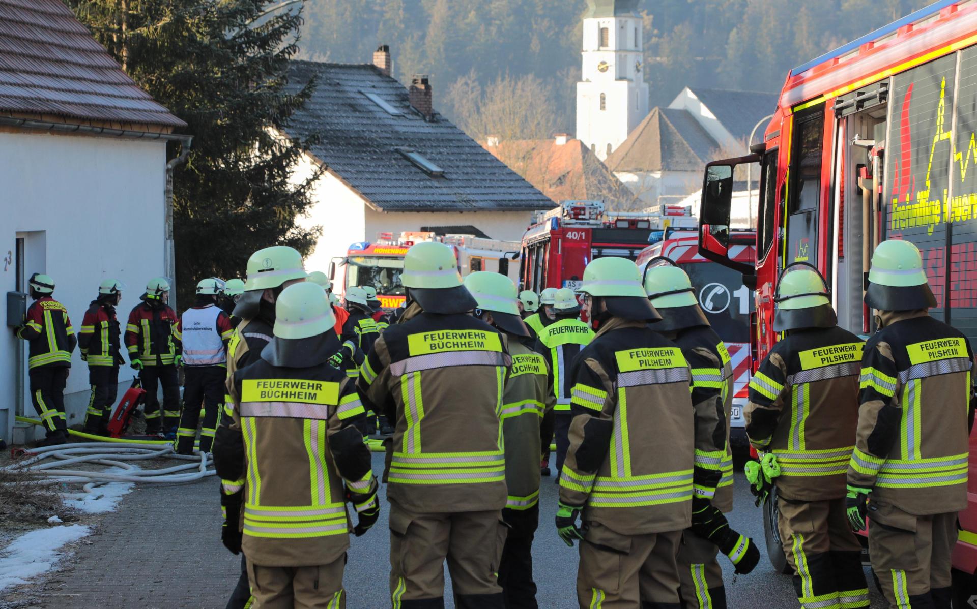 150.000 Euro Schaden, ein Toter und zwei Verletzte: In Adertshausen bei Hohenburg hat sich am Sonntagmorgen eine Brandtragödie ereignet. (Symbolbild: Wolfgang Steinbacher)