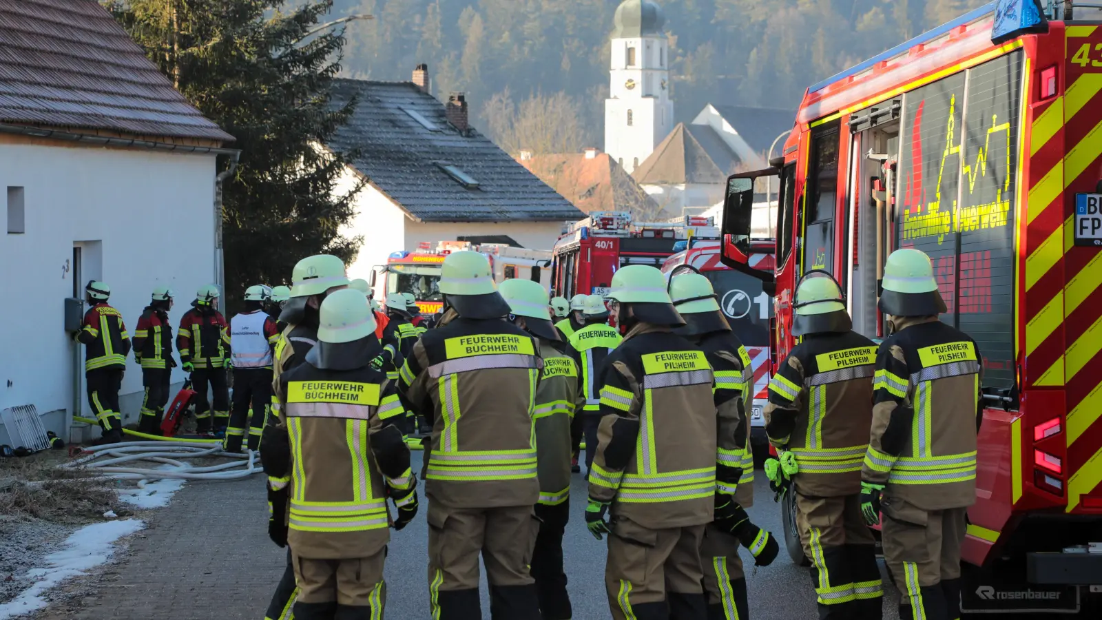 150.000 Euro Schaden, ein Toter und zwei Verletzte: In Adertshausen bei Hohenburg hat sich am Sonntagmorgen eine Brandtragödie ereignet. (Symbolbild: Wolfgang Steinbacher)