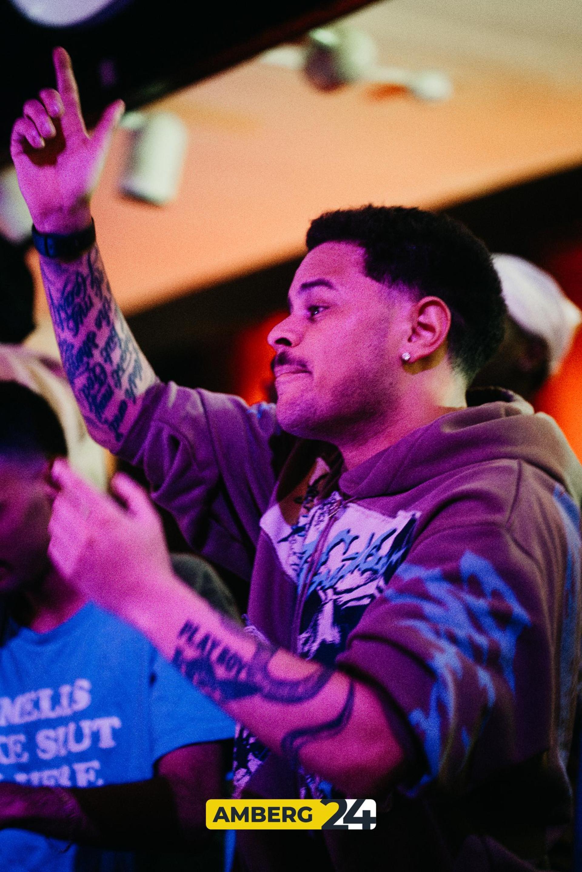 Models and Bottles im Casino in Amberg. (Bild: Mario Donhauser)