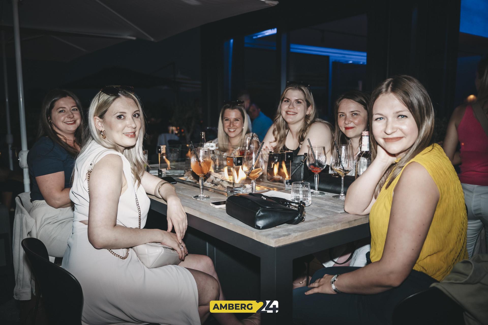 Sommer, Sonne, Saxophon – das gabs am Vorfeiertag in der Walküre Skybar. Ihr hattet Spaß, wir haben die Fotos von Fotografin Lolo. (Bild: Lolografie)